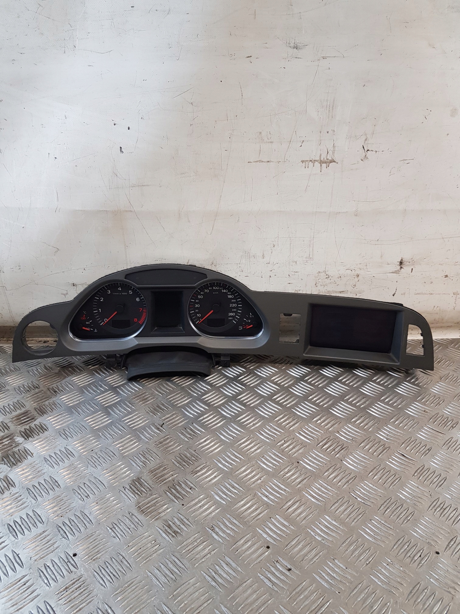 dials 4F0920931E + display NAVI 4F0919603B AUDI A6 C6 3.2 V6 05R