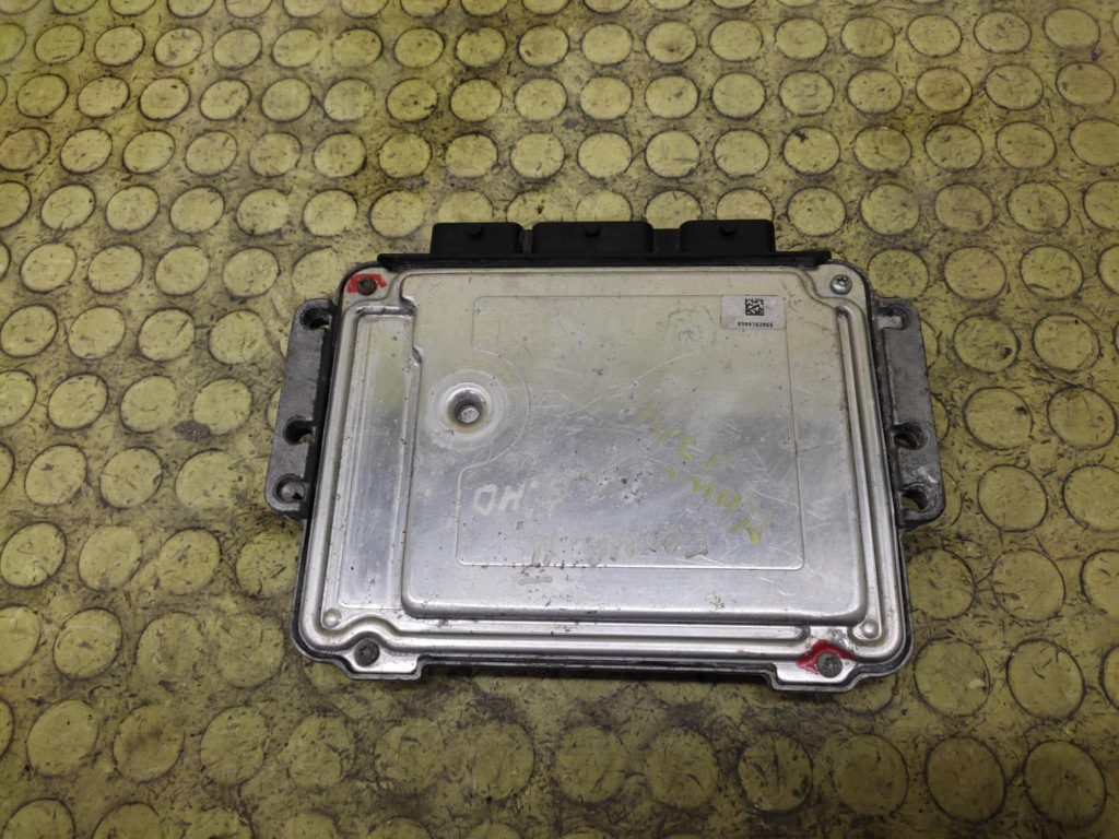FORD FOCUS MK2 1.6 HDI unité de commande électronique uce moteur 0281011701