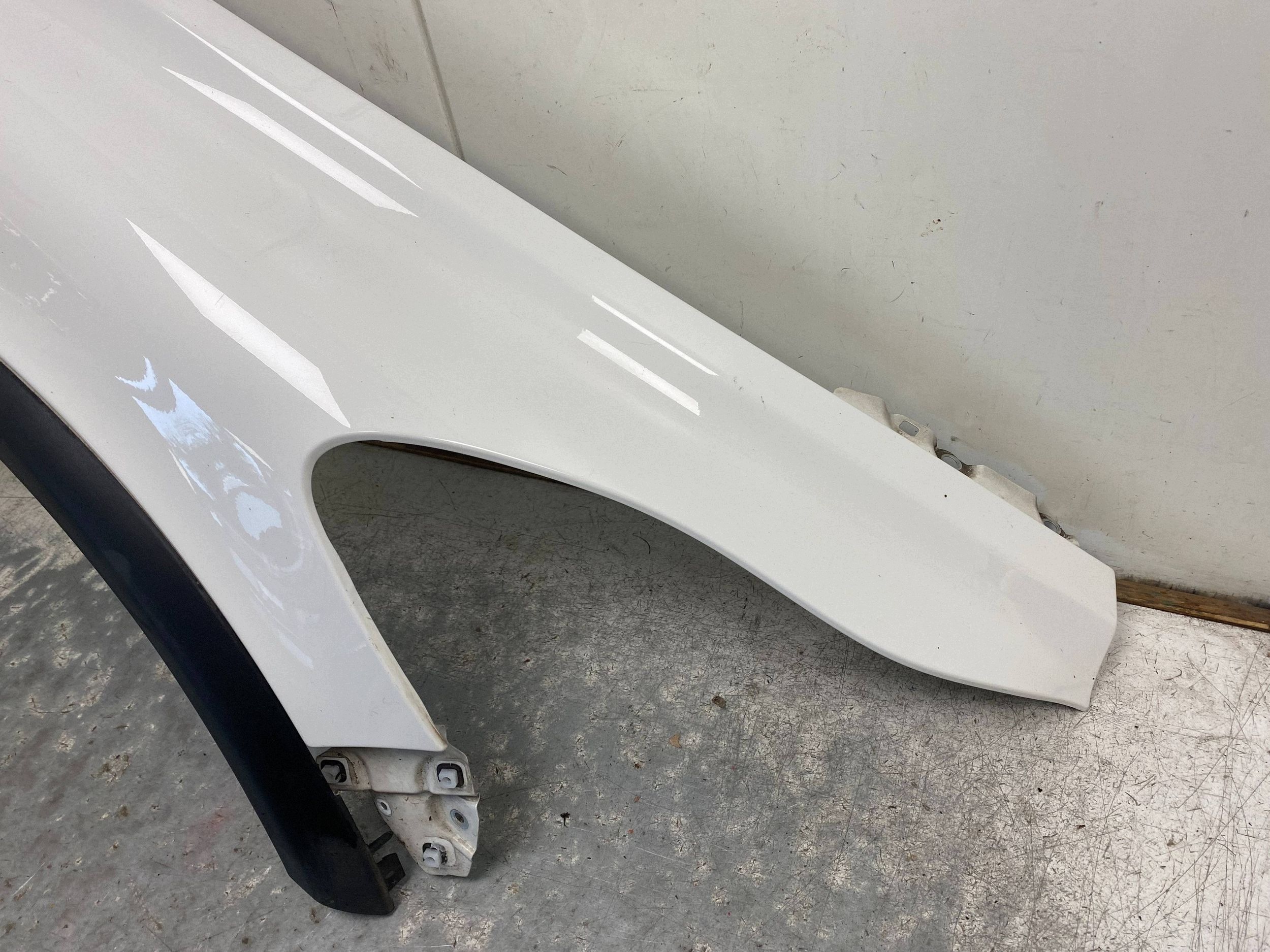 VOLVO C30 LIFT R-design complete fender right front front white