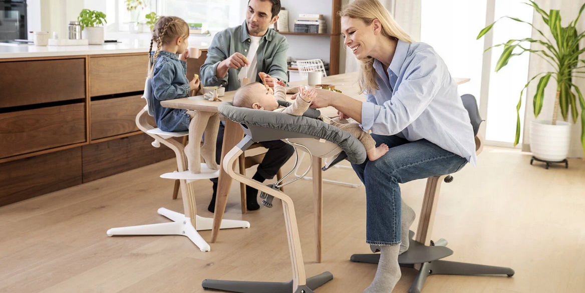 STOKKE Nomi Krzesełko do karmienia + Zestaw dla noworodka Natural White Materiał tworzywo, drewno