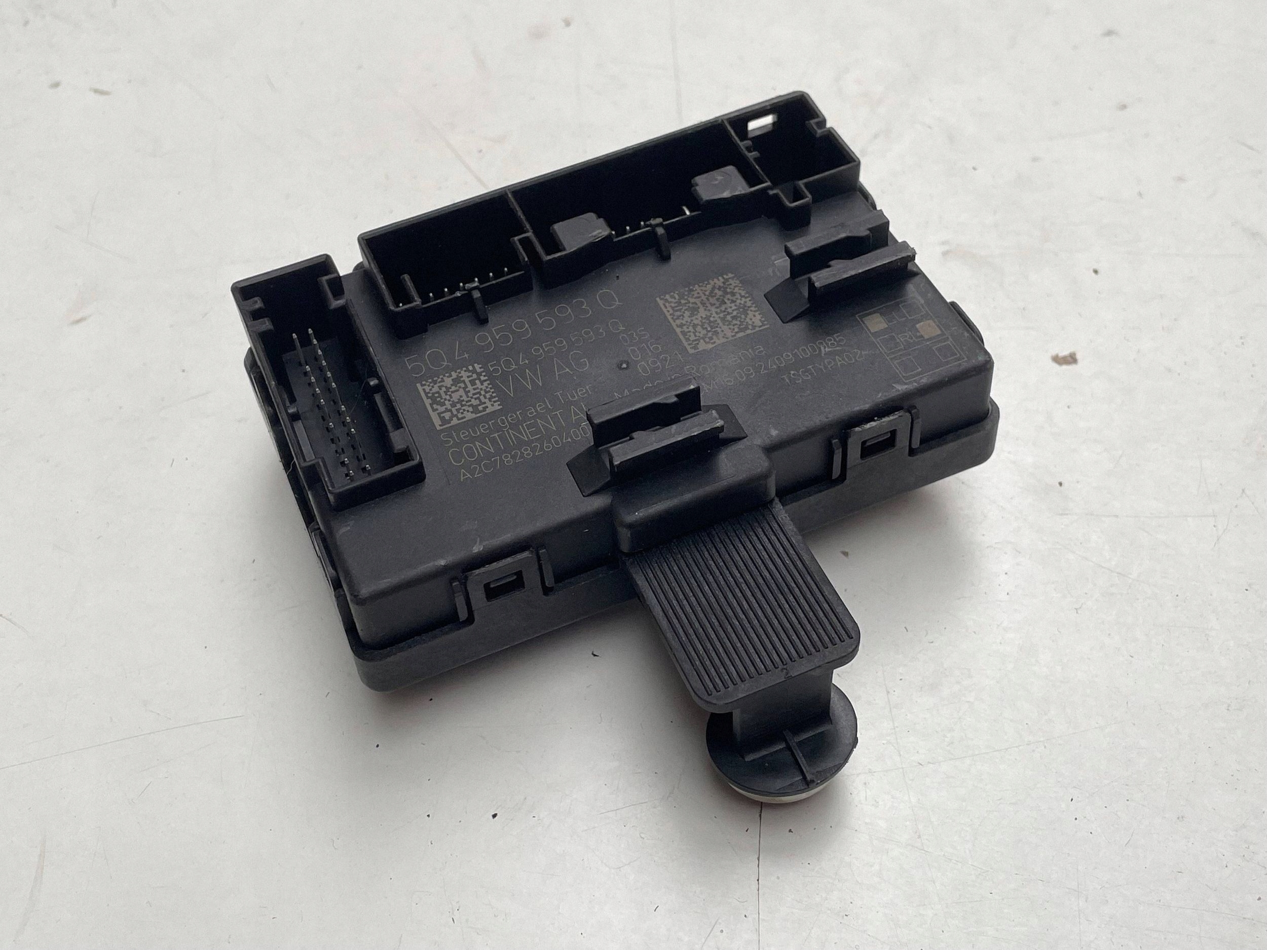 module door 5Q4959593Q VW AUDI SKODA !J