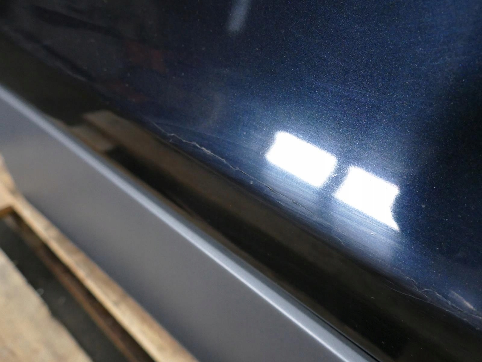 AUDI Q7 4L door left rear part left rear. window colour LZ5Q
