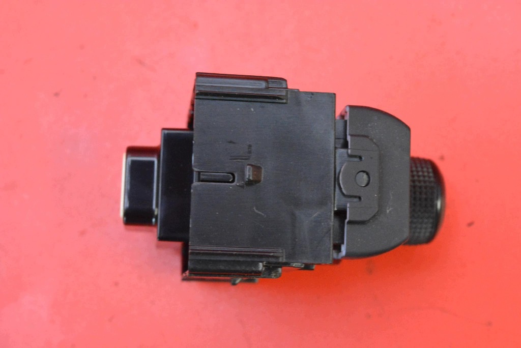 PANEL Regulations- der Spiegel 183910 TOYOTA YARIS 4 IV 20-24