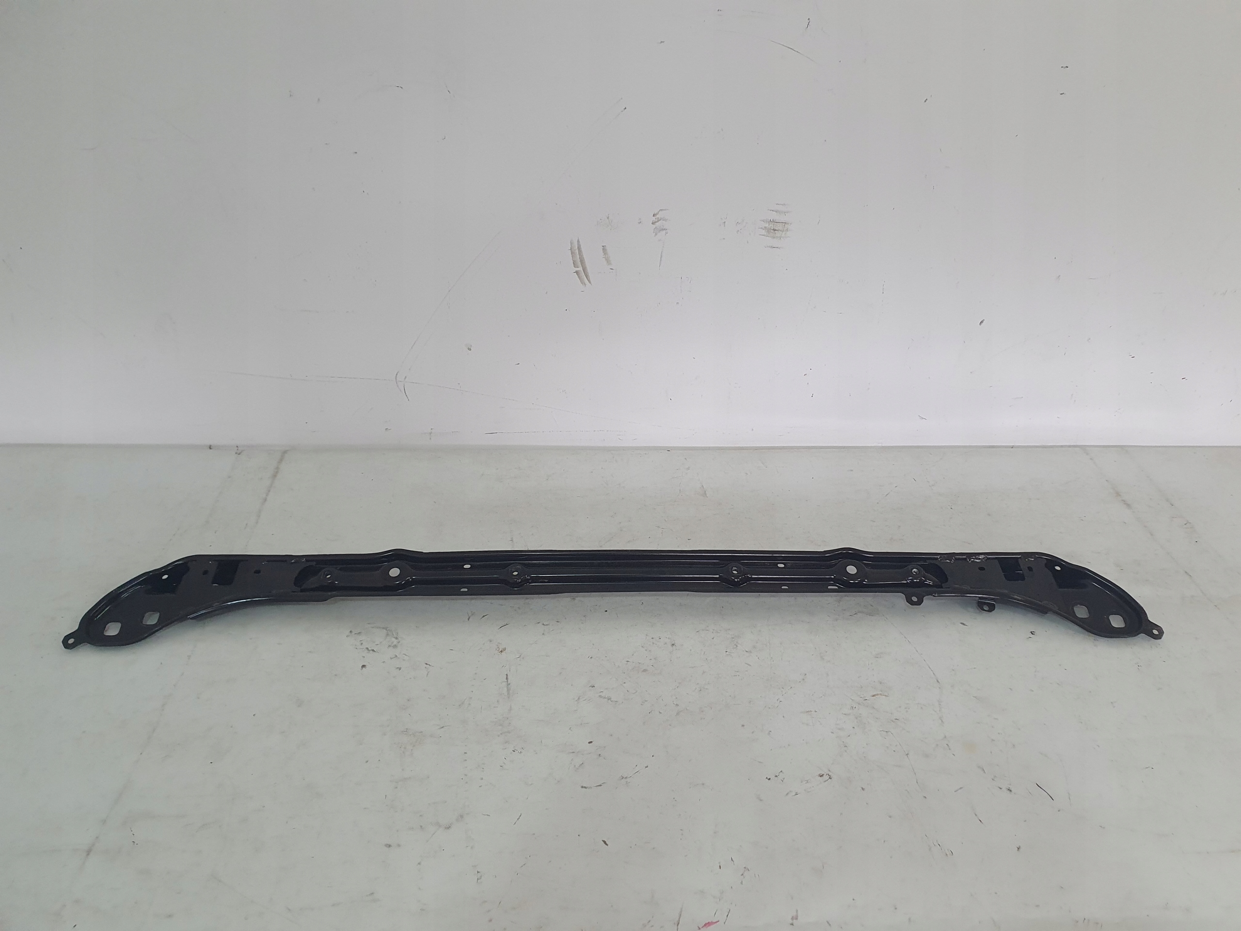 BMW I4 4 G26 příčka horní stěny předního