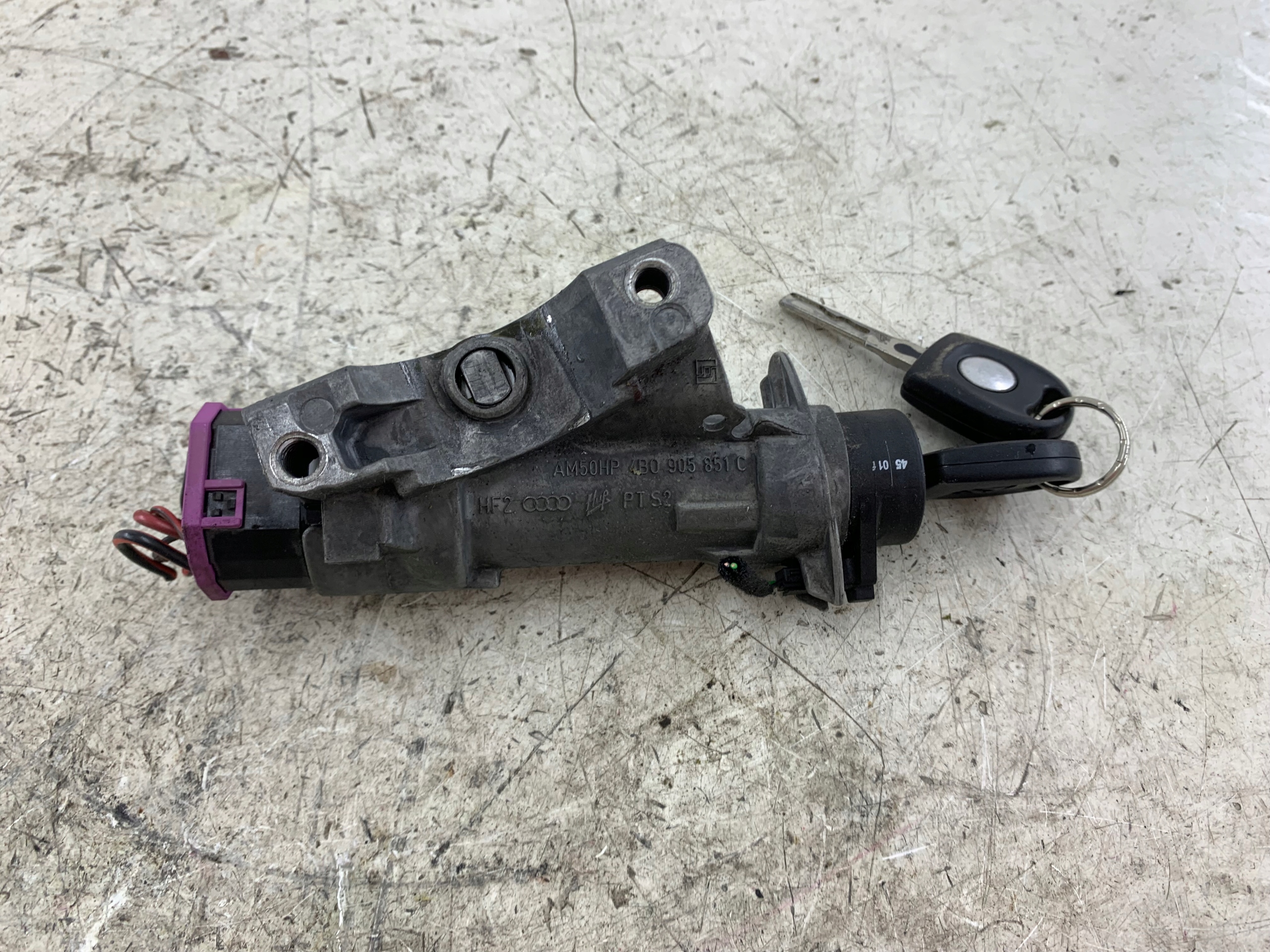 VW PASSAT B5 GOLF IV ignition + key GROT 4B0905851C