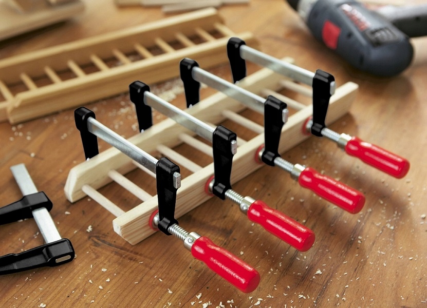 ŚCISK ŚRUBOWY STOLARSKI LEKKI 250/80MM. Marka Bessey