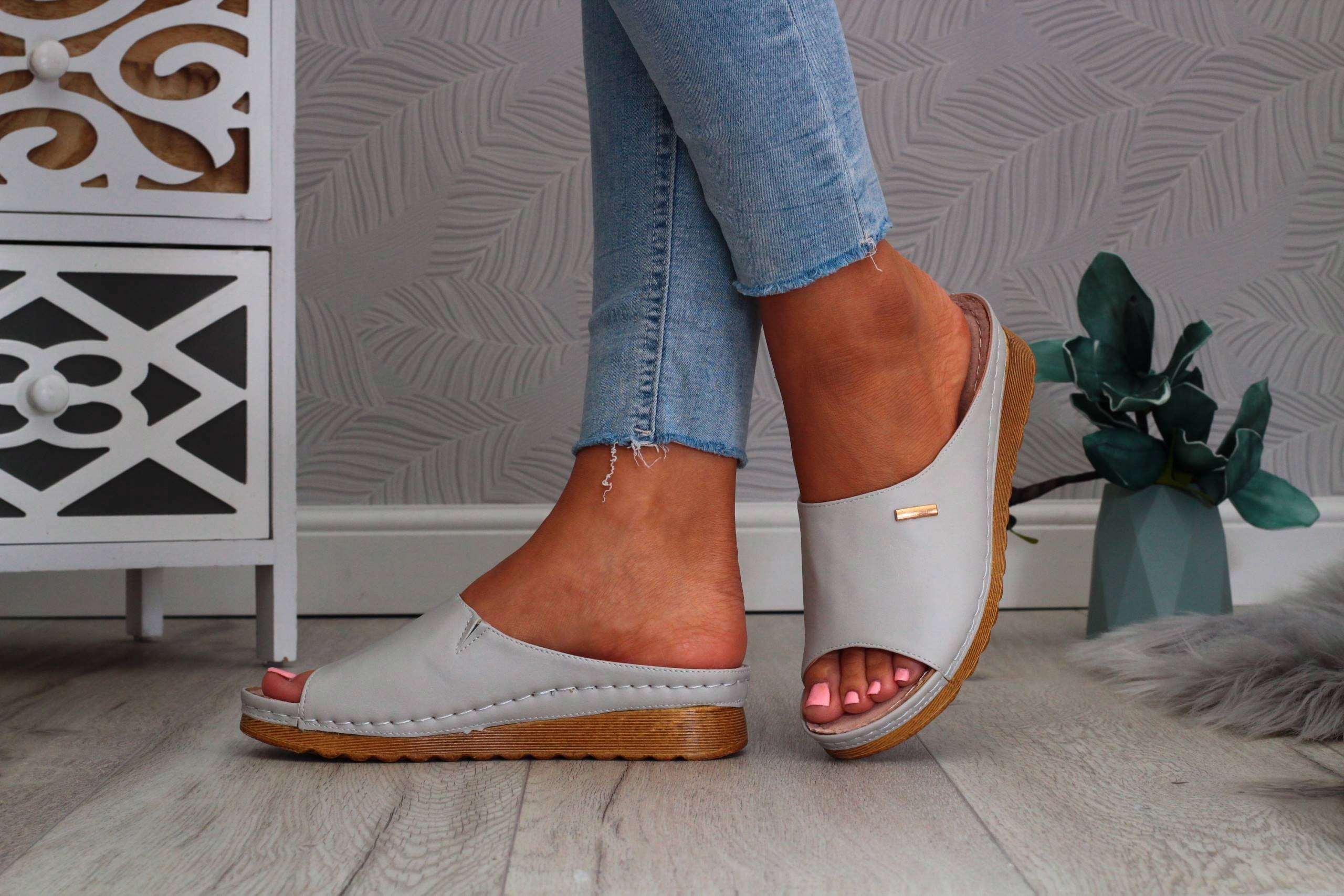 KLAPKI DAMSKIE BUTY LEKKIE WYGODNE POLSKIE SKÓRA Rozmiar 38