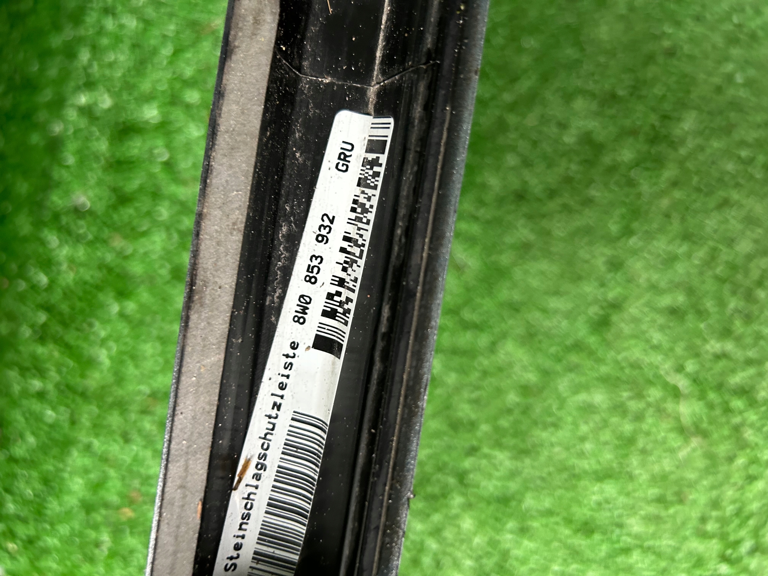 Audi A4 B9 2016- S-line 8W0853932 moulding threshold right