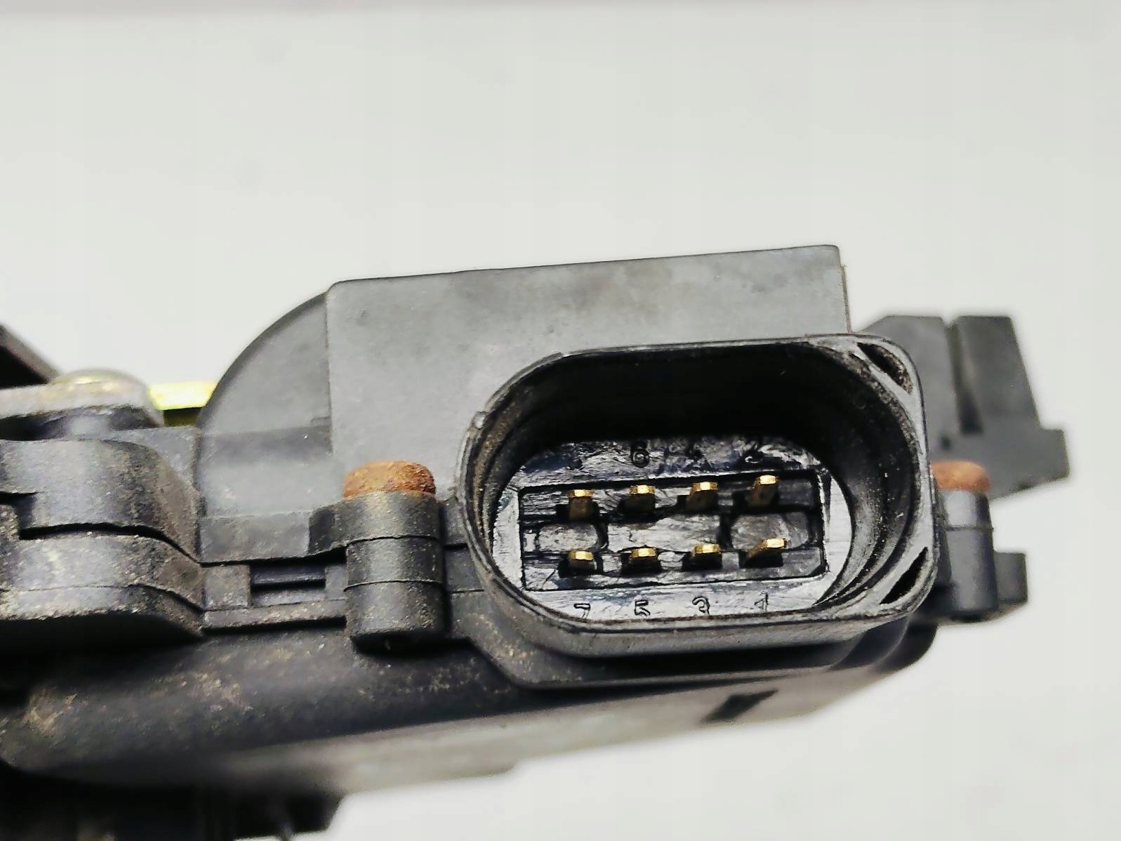 lock door left front Volkswagen Bora 1.9 TDI 8 Pin POM
