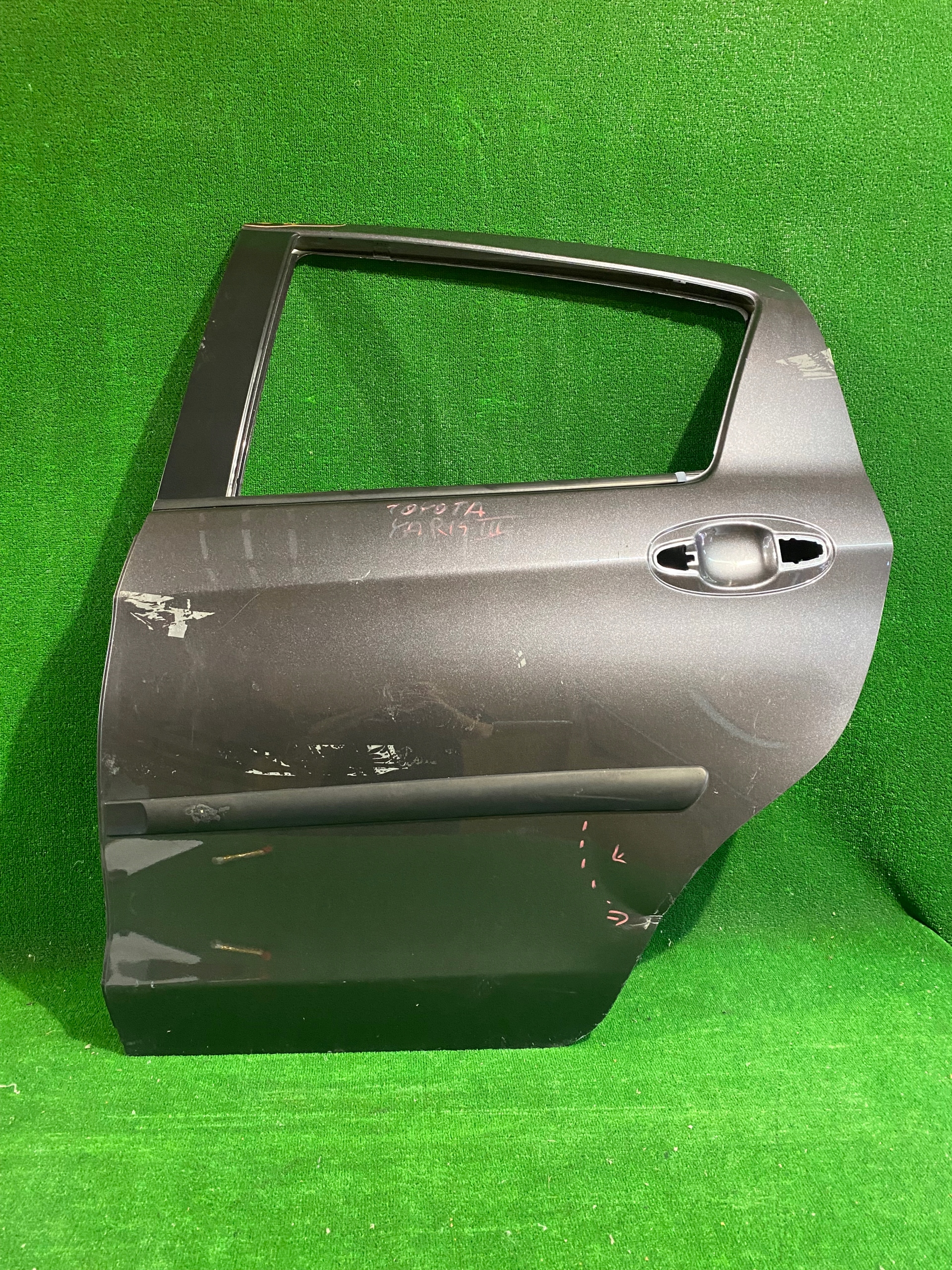 door rear. left TOYOTA YARIS III
