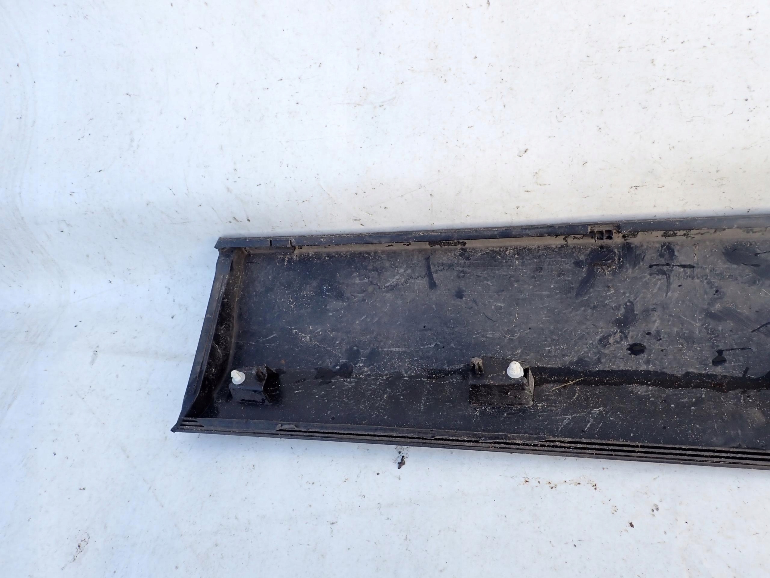 SKODA KAROQ 17- moulding door right front