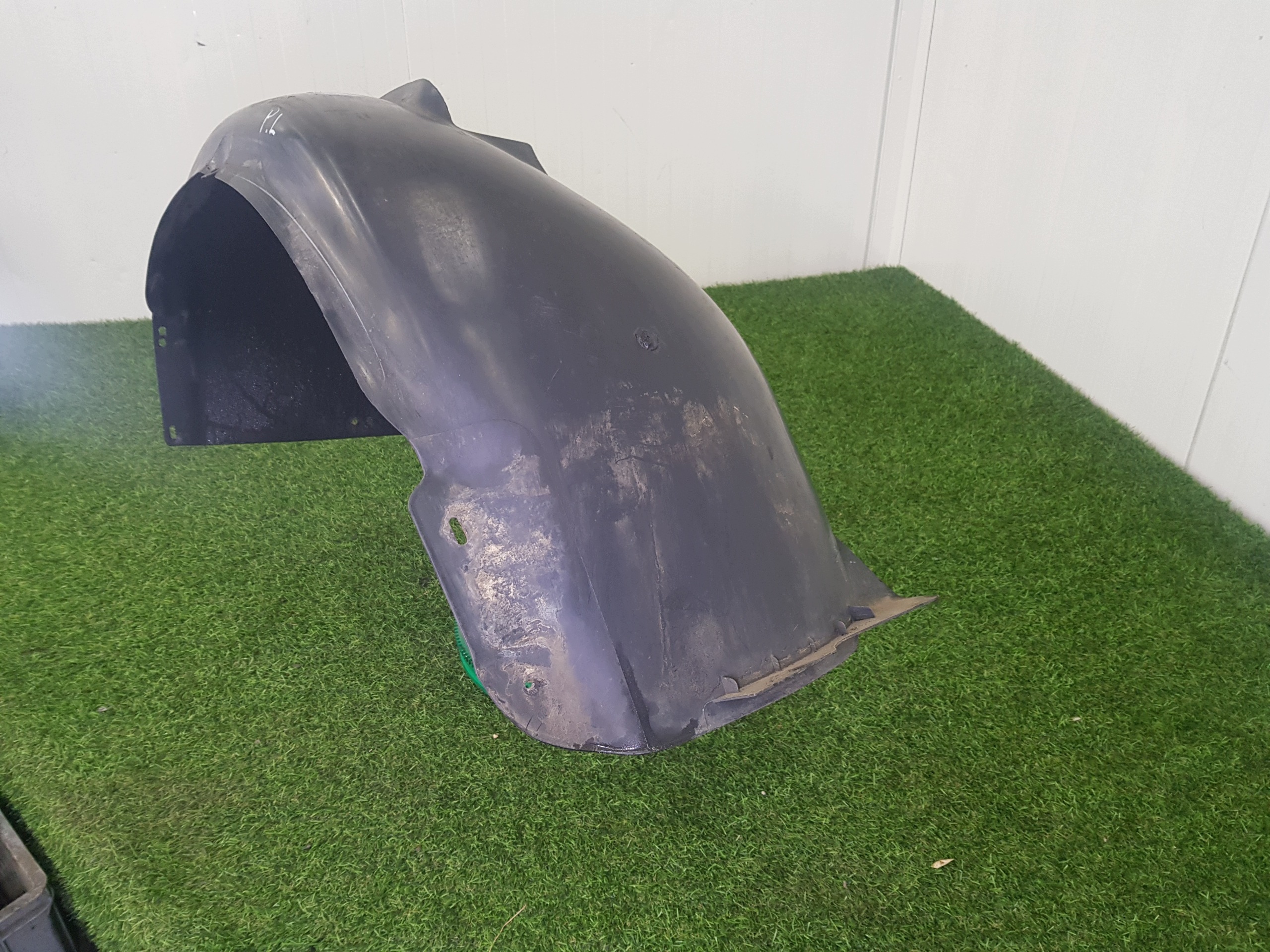 mudguard left front VOLKSWAGEN GOLF 6 1K5805977B