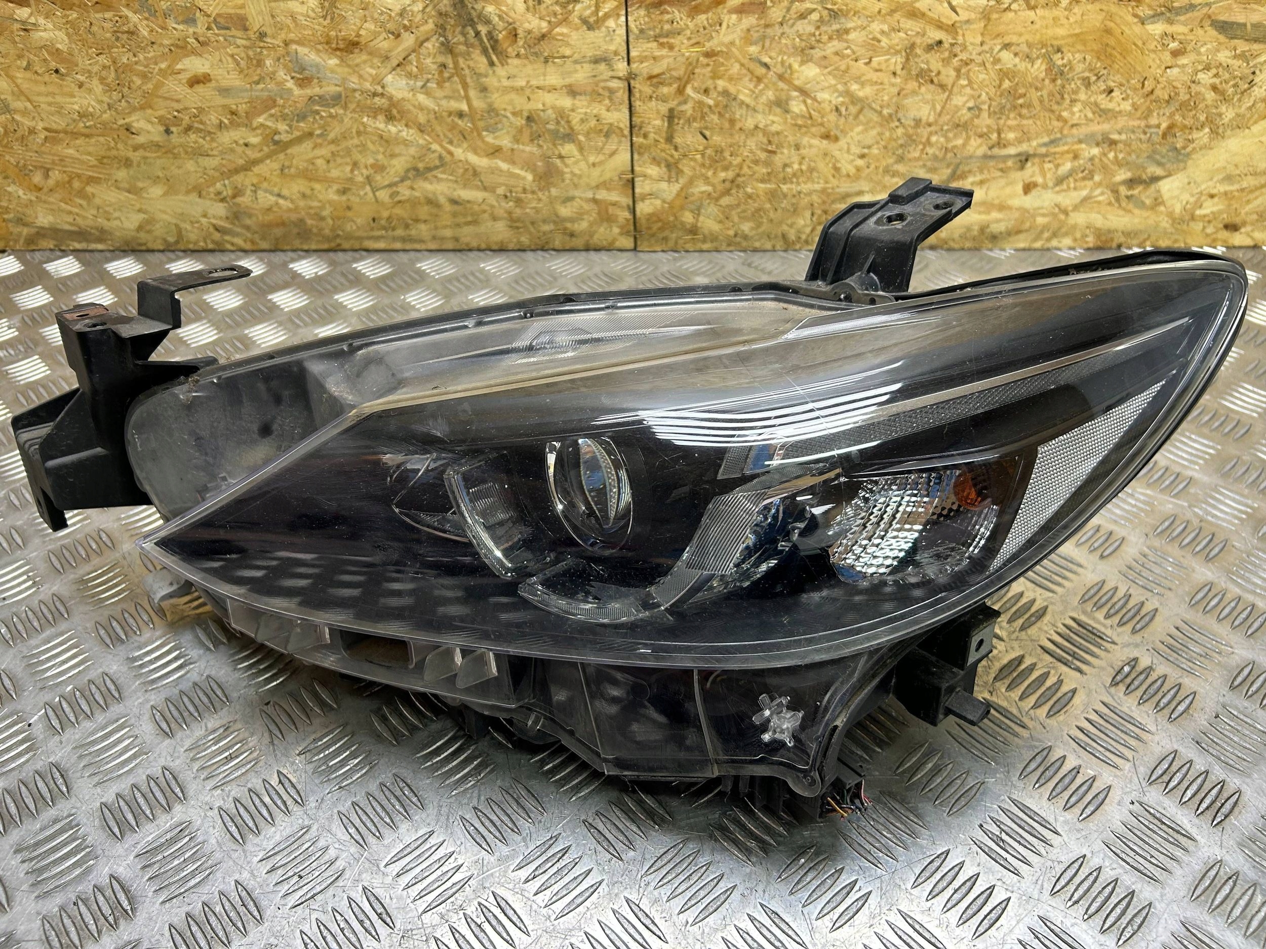 Angielska light front left LED Mazda 6 UK 2016 Lift