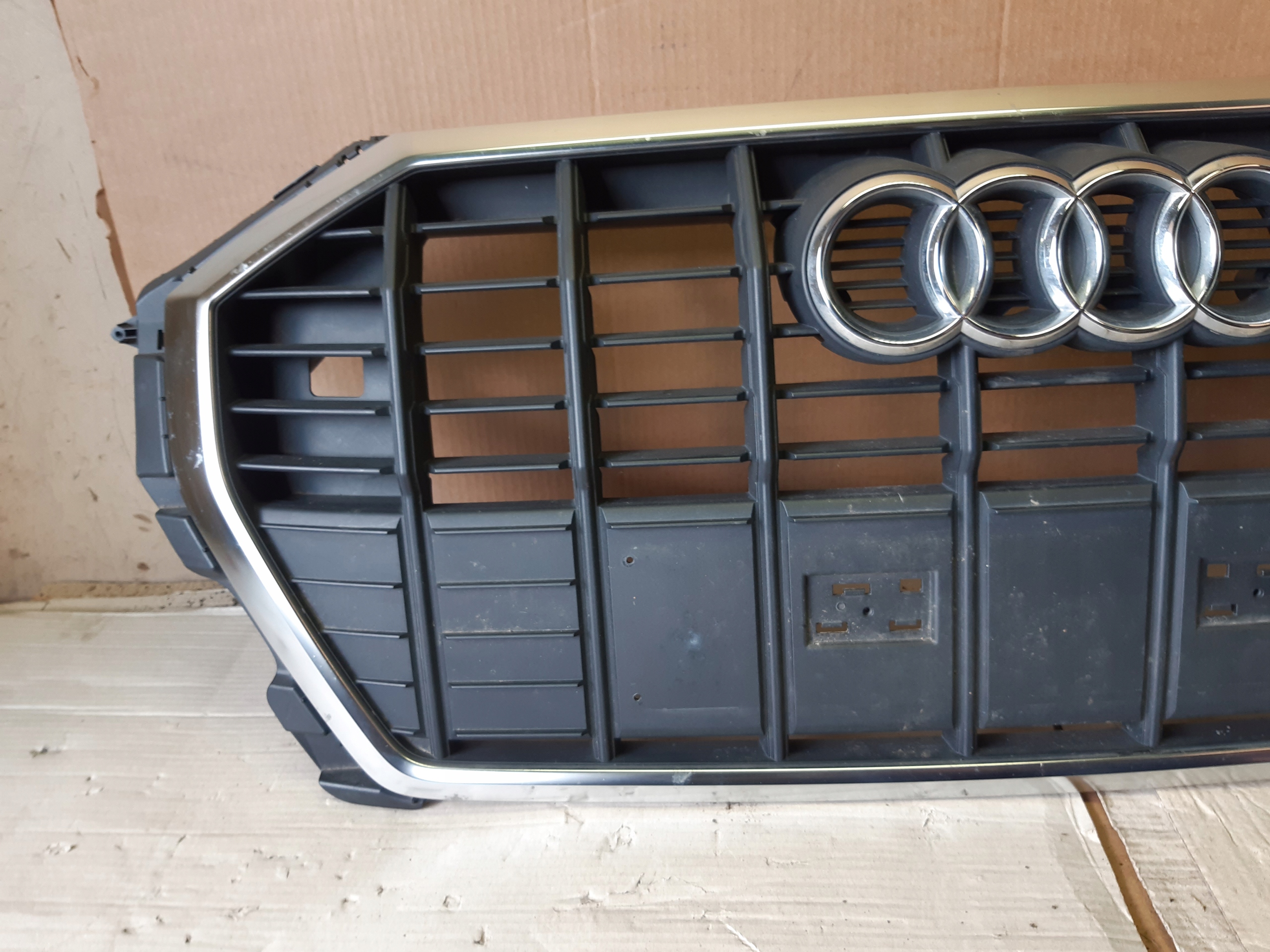 Audi Q3 Kühlergrill FRONTGRILL Kühlergitter 83A853651 - Thumbnail 6