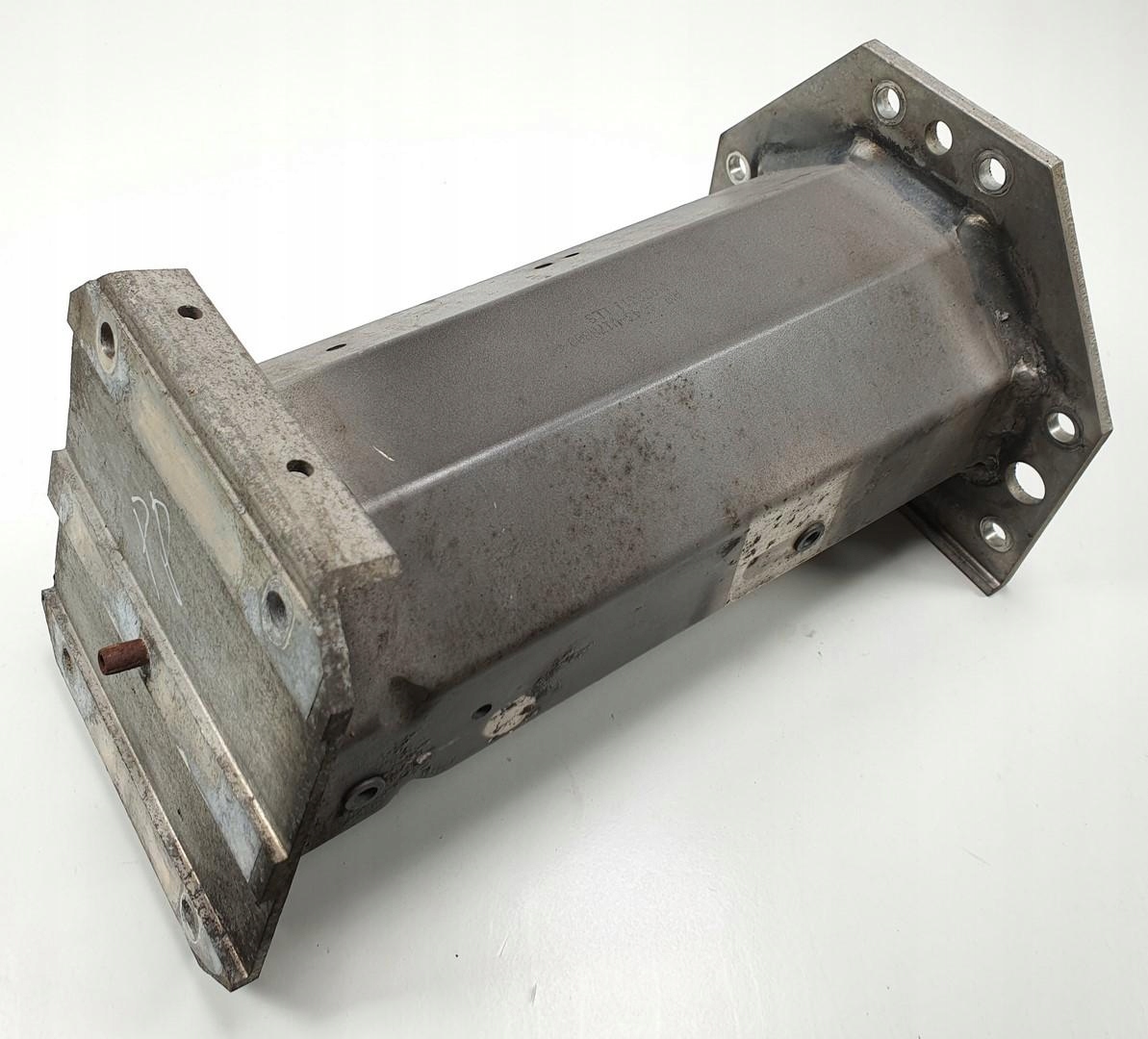 STREFA ZGNIOTU PRAWA ASTON MARTIN RAPIDE