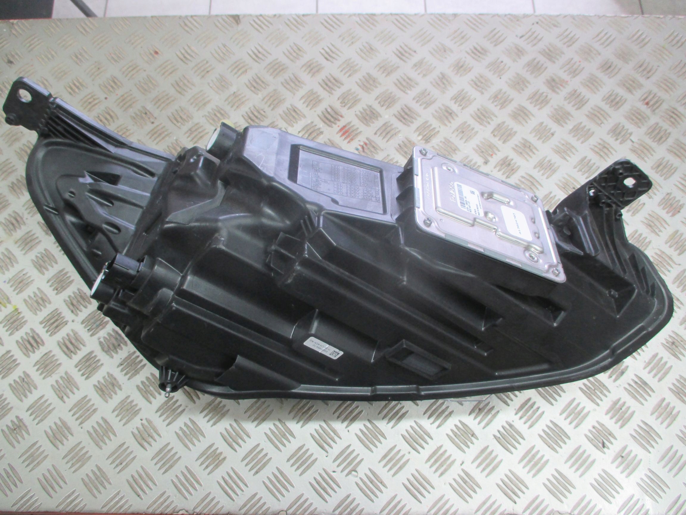 light left front FULL LED FORD FOCUS IV 18R