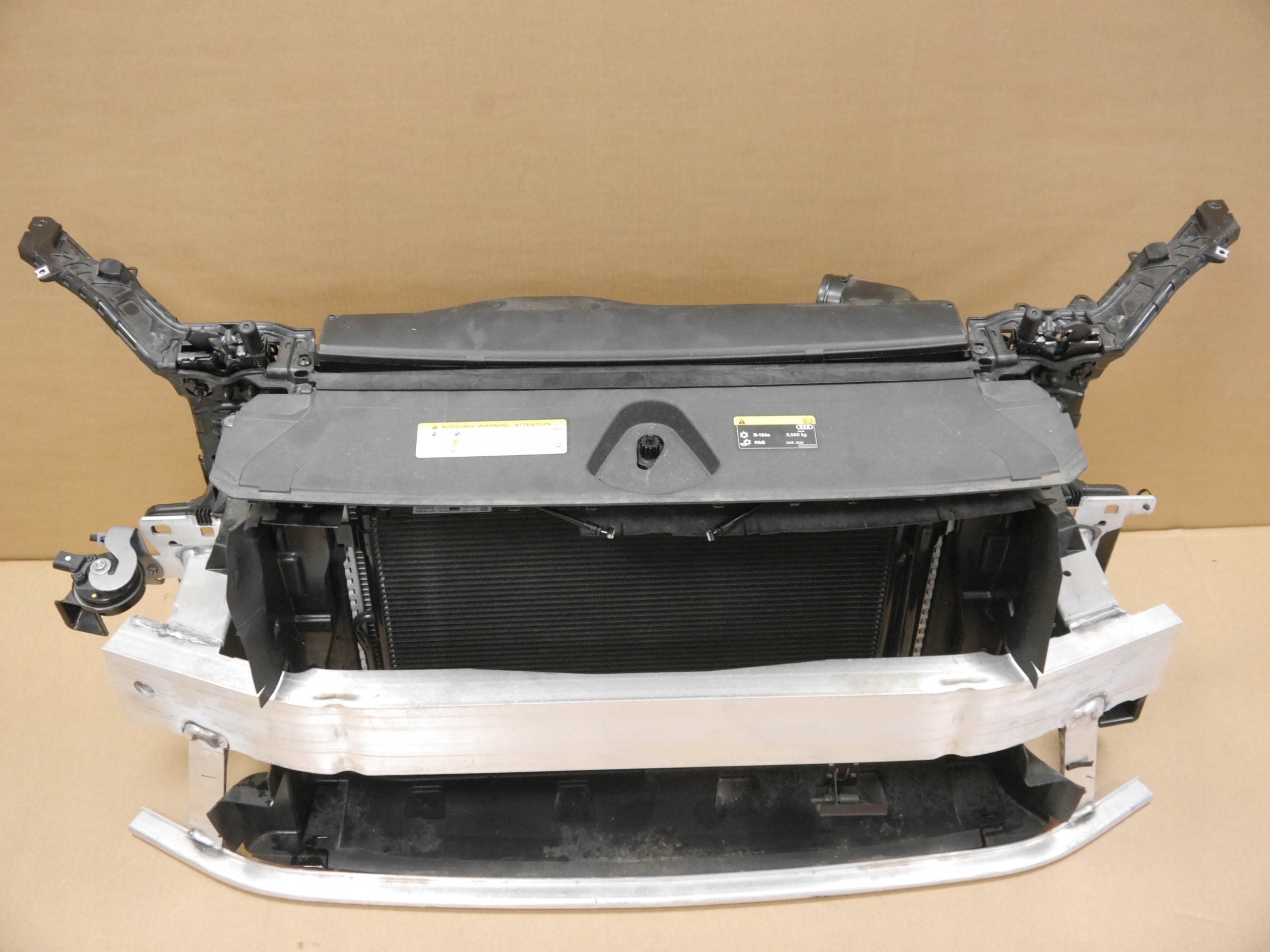 AUDI Q3 83A PAS PRZEDNI CHŁODNICE 35TFSI Producent części Audi OE