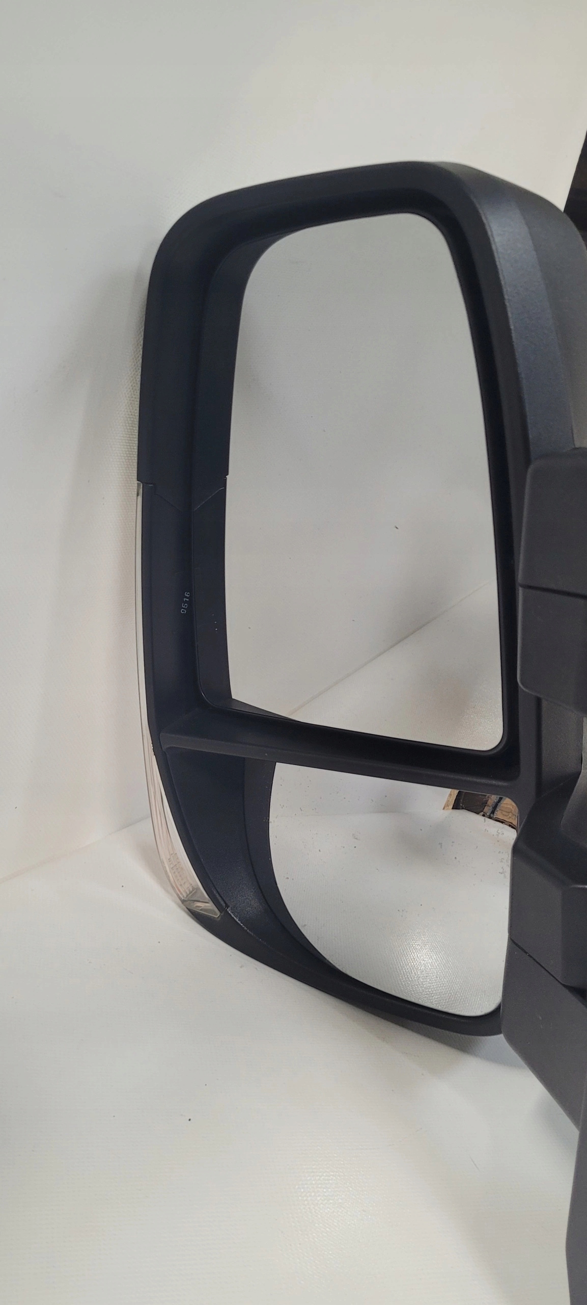 LUSTERKO LEWE IVECO DAILY IV 2014 4+5 9 PIN EUROPA Producent części Iveco OE