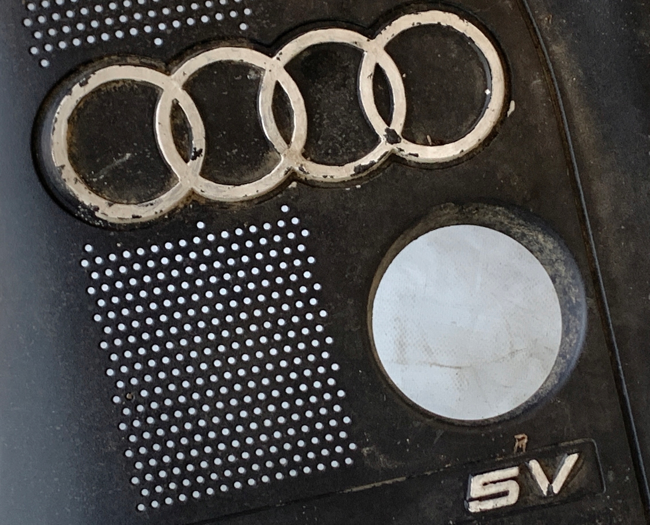 # cover upper of the engine AUDI 1.8 5V 058103724J