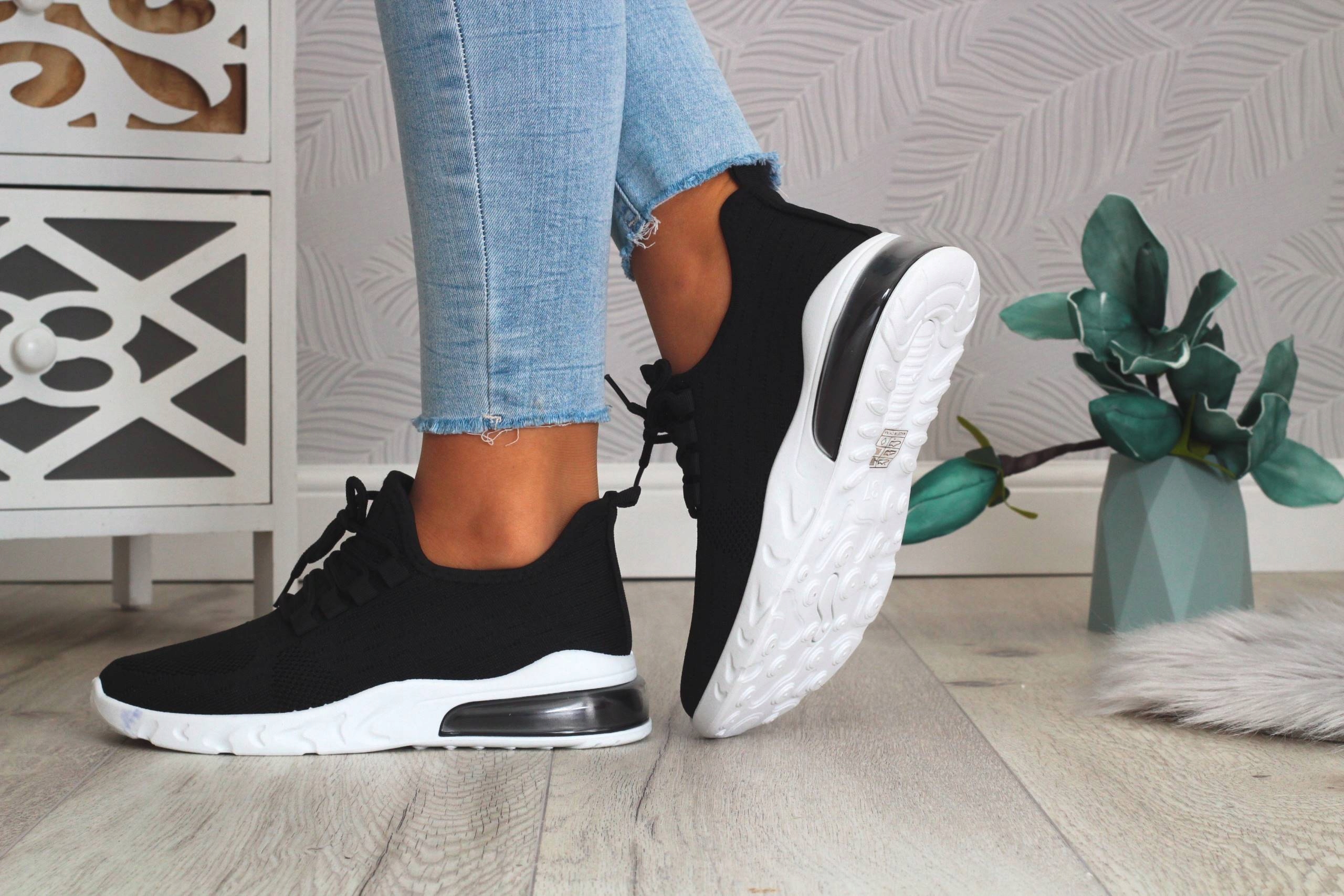 ADIDASY BUTY SPORTOWE DAMSKIE LEKKIE WYGODNE Rozmiar 37