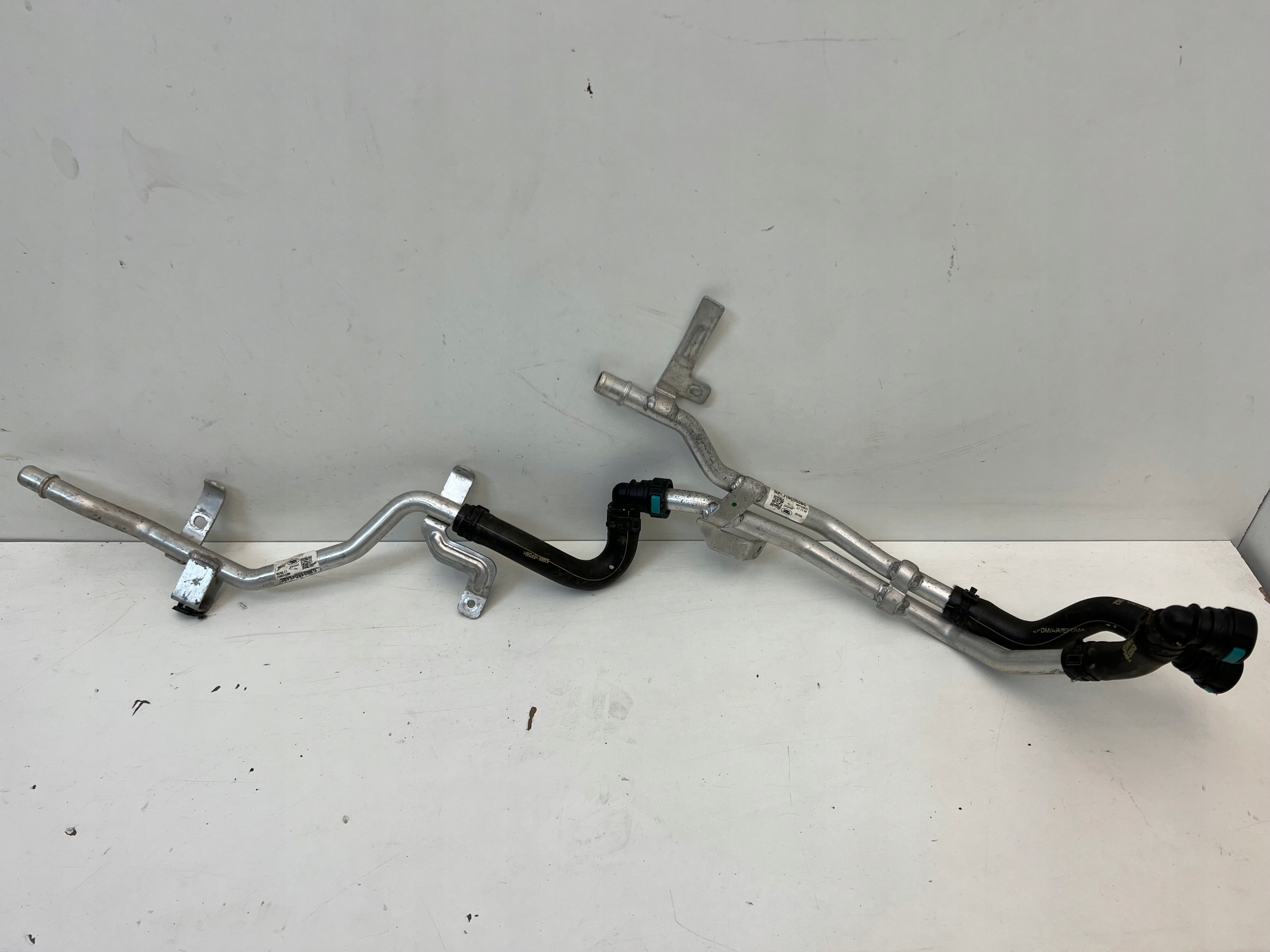 GX63-18D454-BC - VELAR F-PACE ТРУБКА ШЛАНГ НАГРЕВАТЕЛЯ 3.0 D