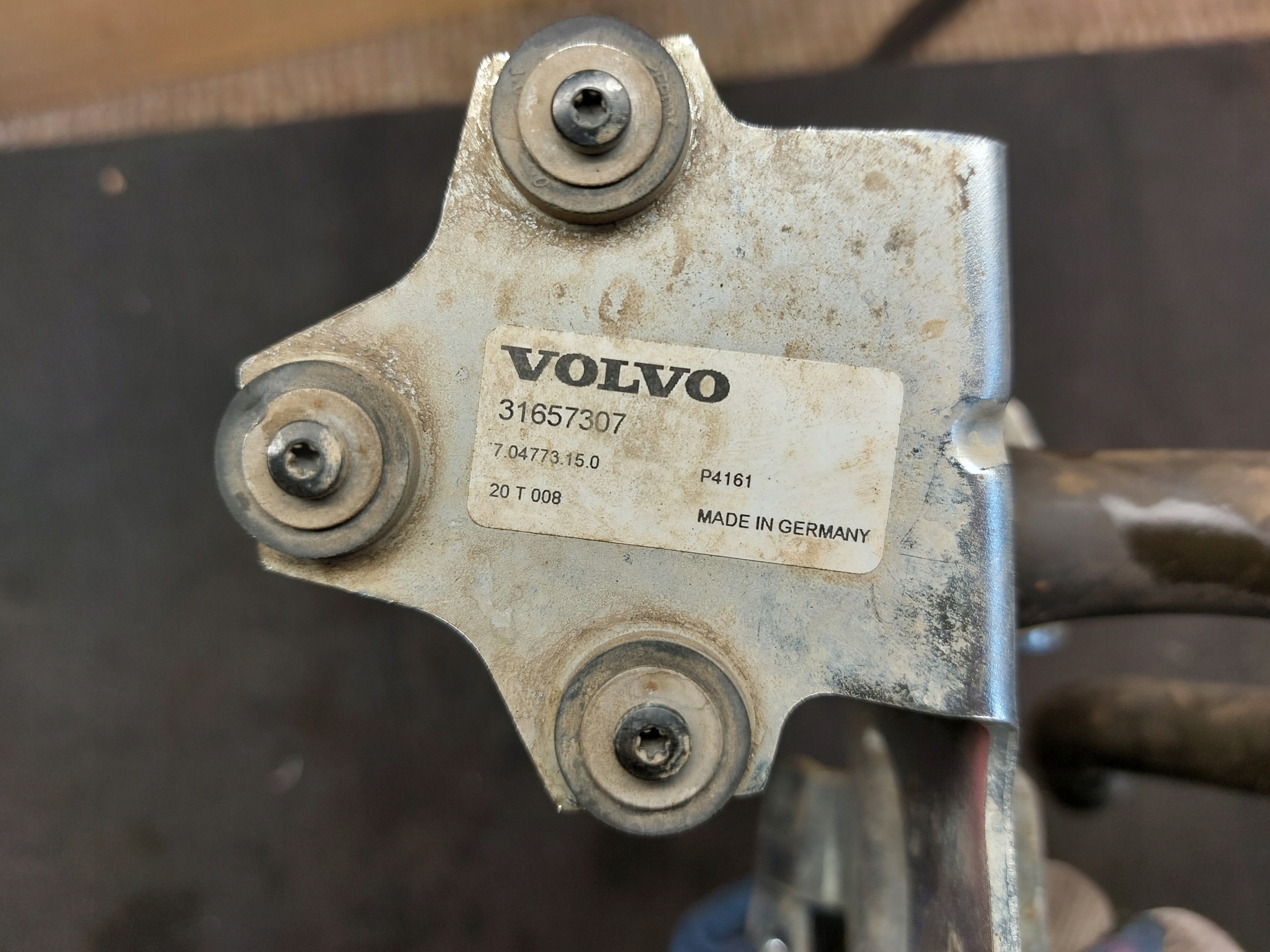 water pump VOLVO XC90 II 20r B5