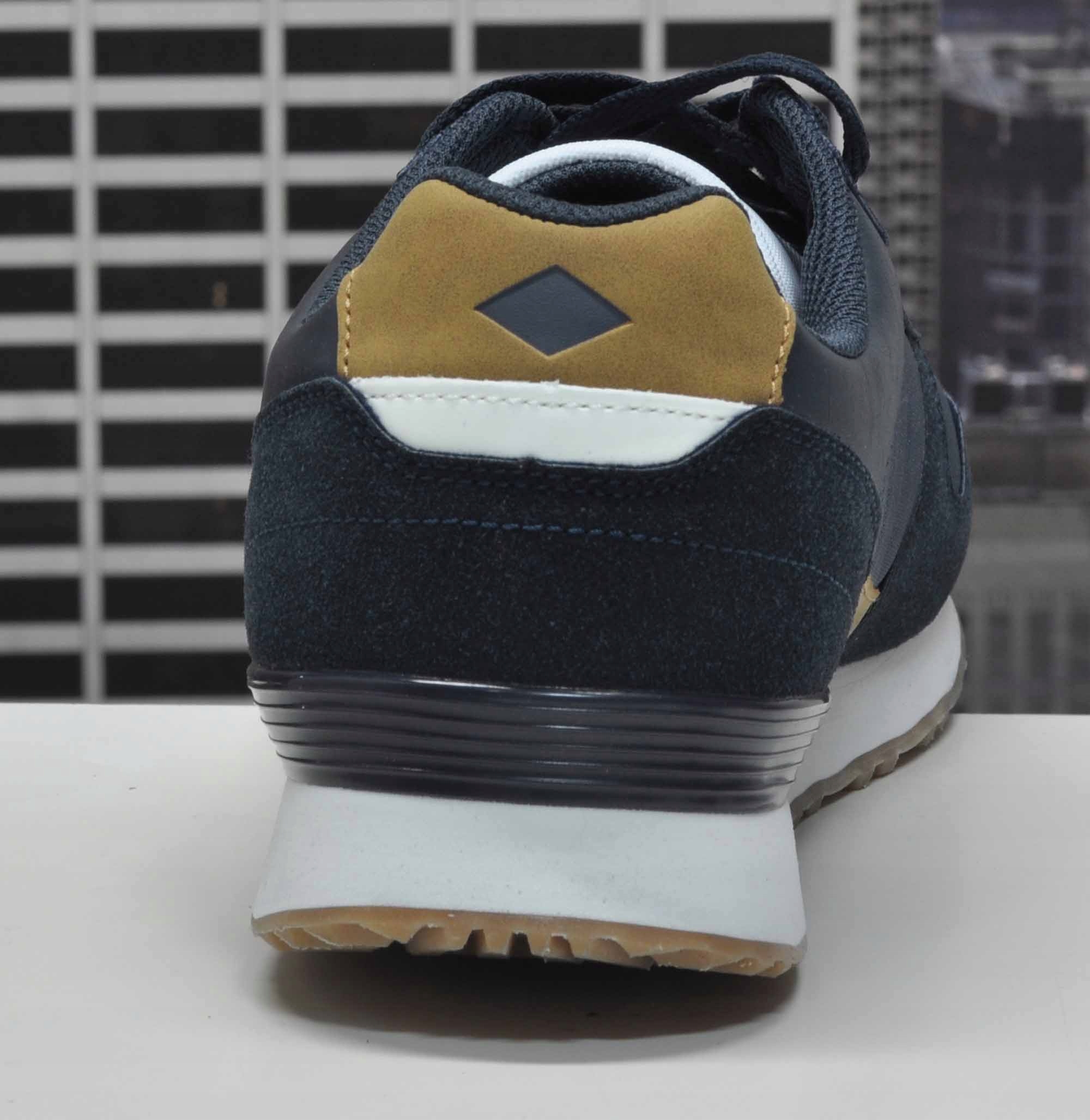 LEE COOPER LCW-24-03-2335 GRANAT BUTY SPORTOWE R.42 Model LCW-24-03-2335M