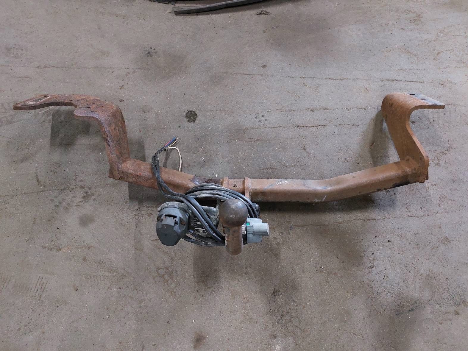 HAK HOLOWNICZY + TABLICZKA WYPINANY X-TRAIL II T31