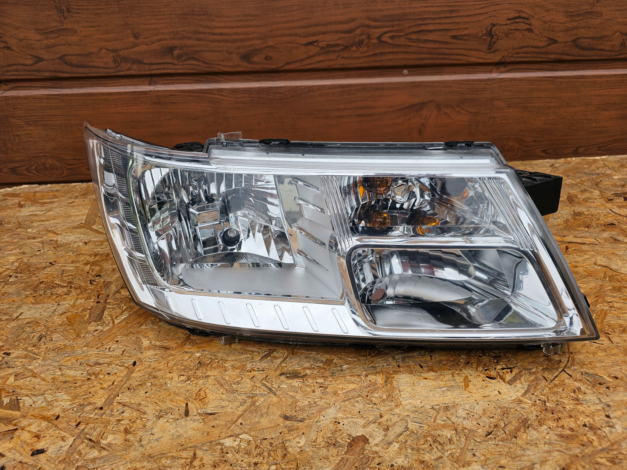 DODGE JOURNEY 08R- light right front front right europa reflektor