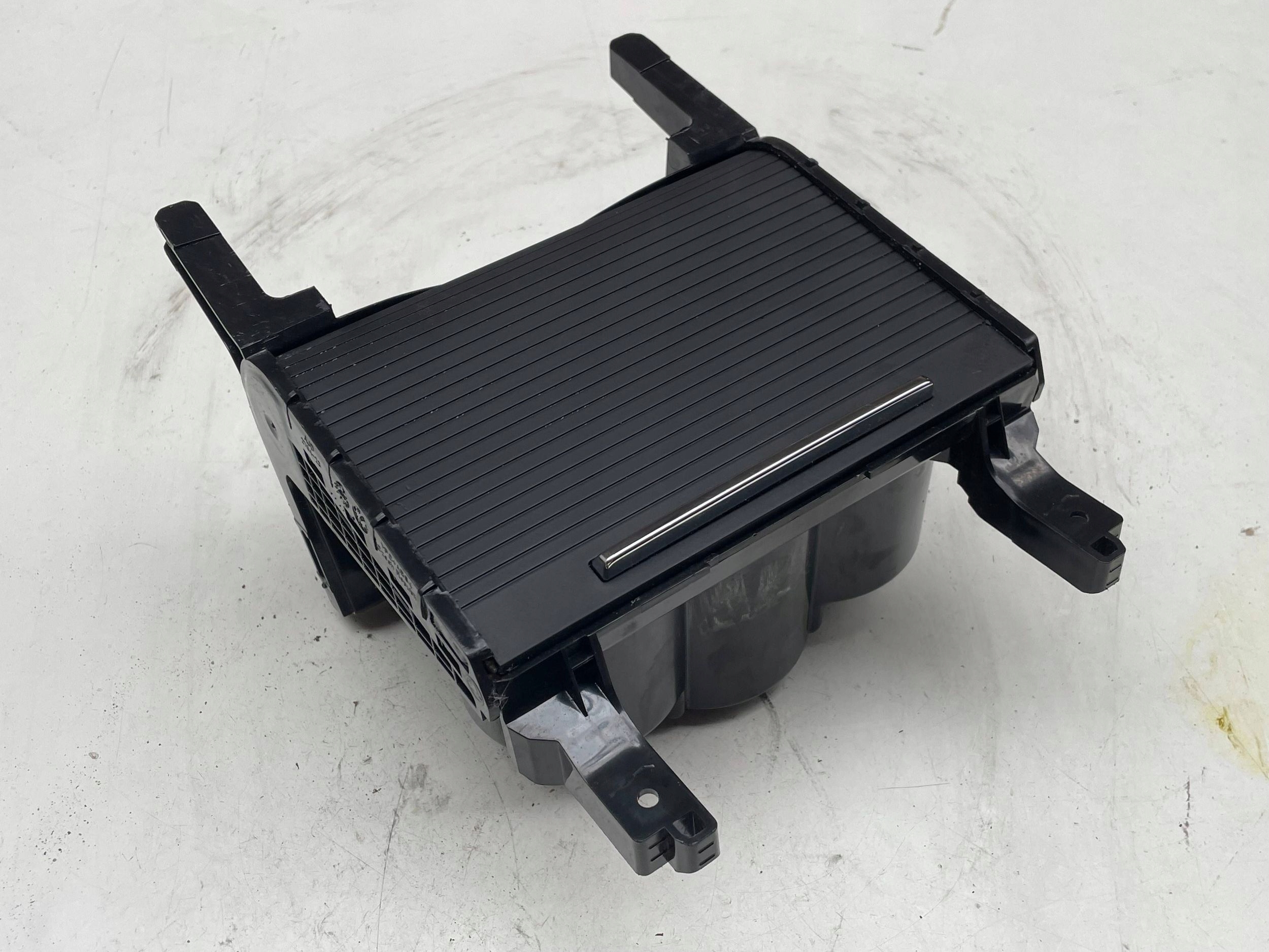 Poignée pour KUBKI Console Moyen Skoda Superb B8 (3V) 3V0858329
