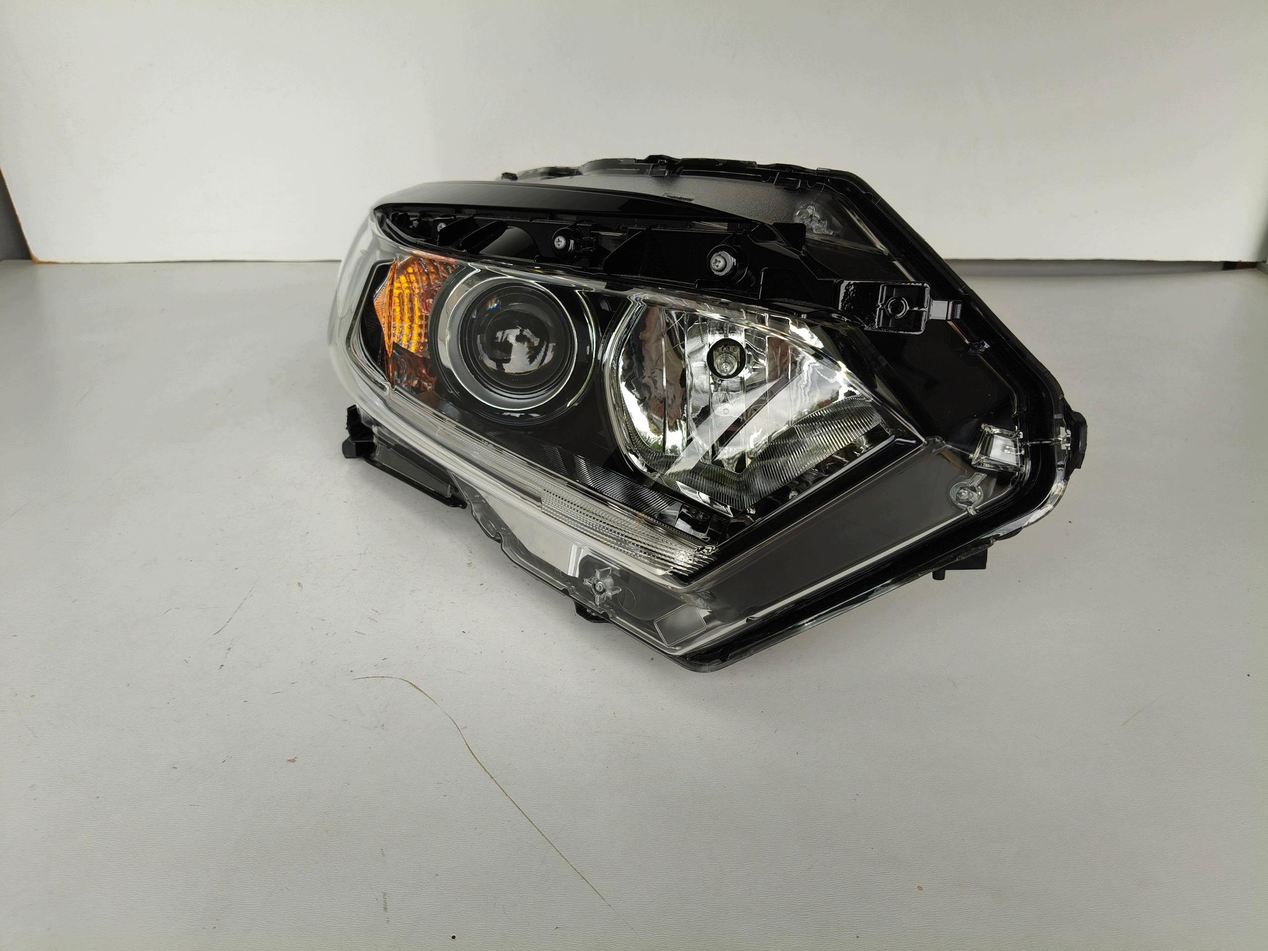 light right REFLEKTOR HONDA HRV II 18- LIFT