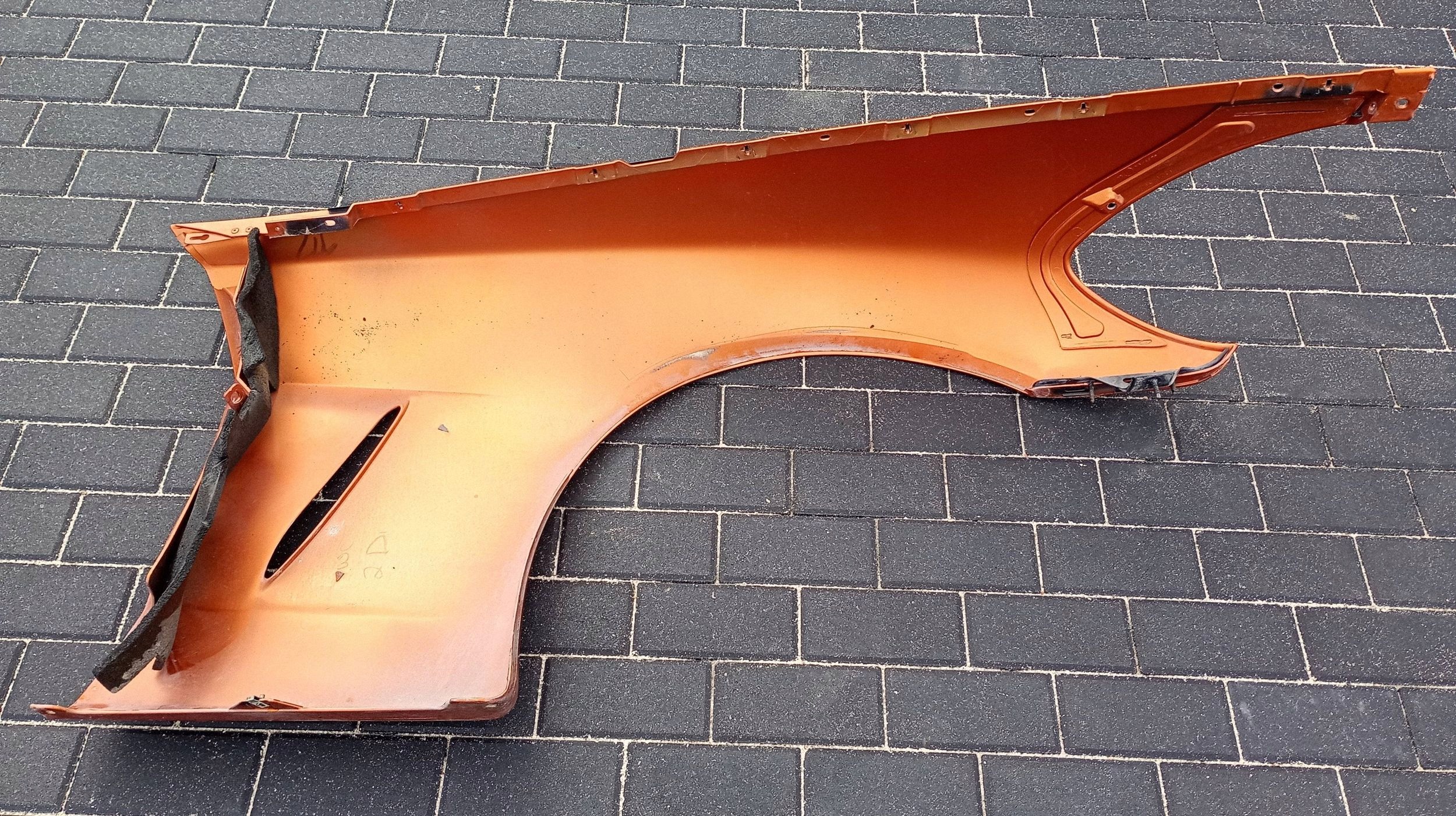 fender left front front left Chevrolet Corvette C6 2005