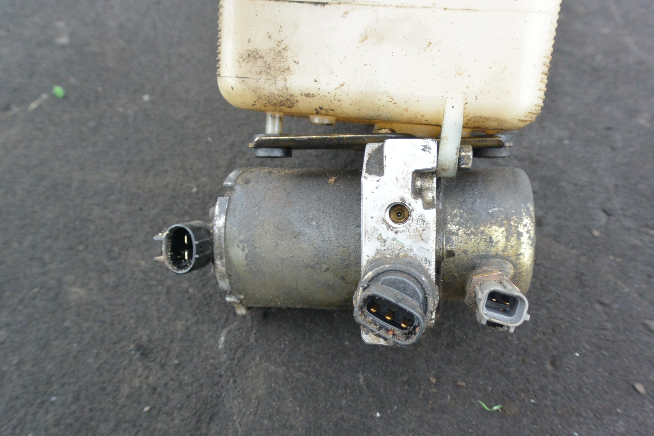 pump springing AHC tank LAND CRUISER 100 LEXUS LX470
