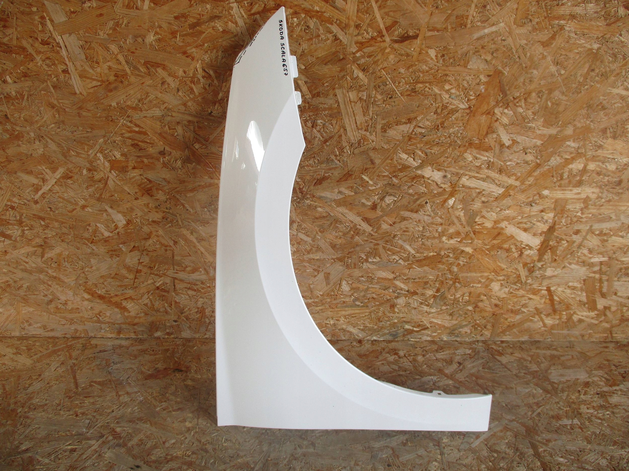 fender front front right SKODA SCALA 657