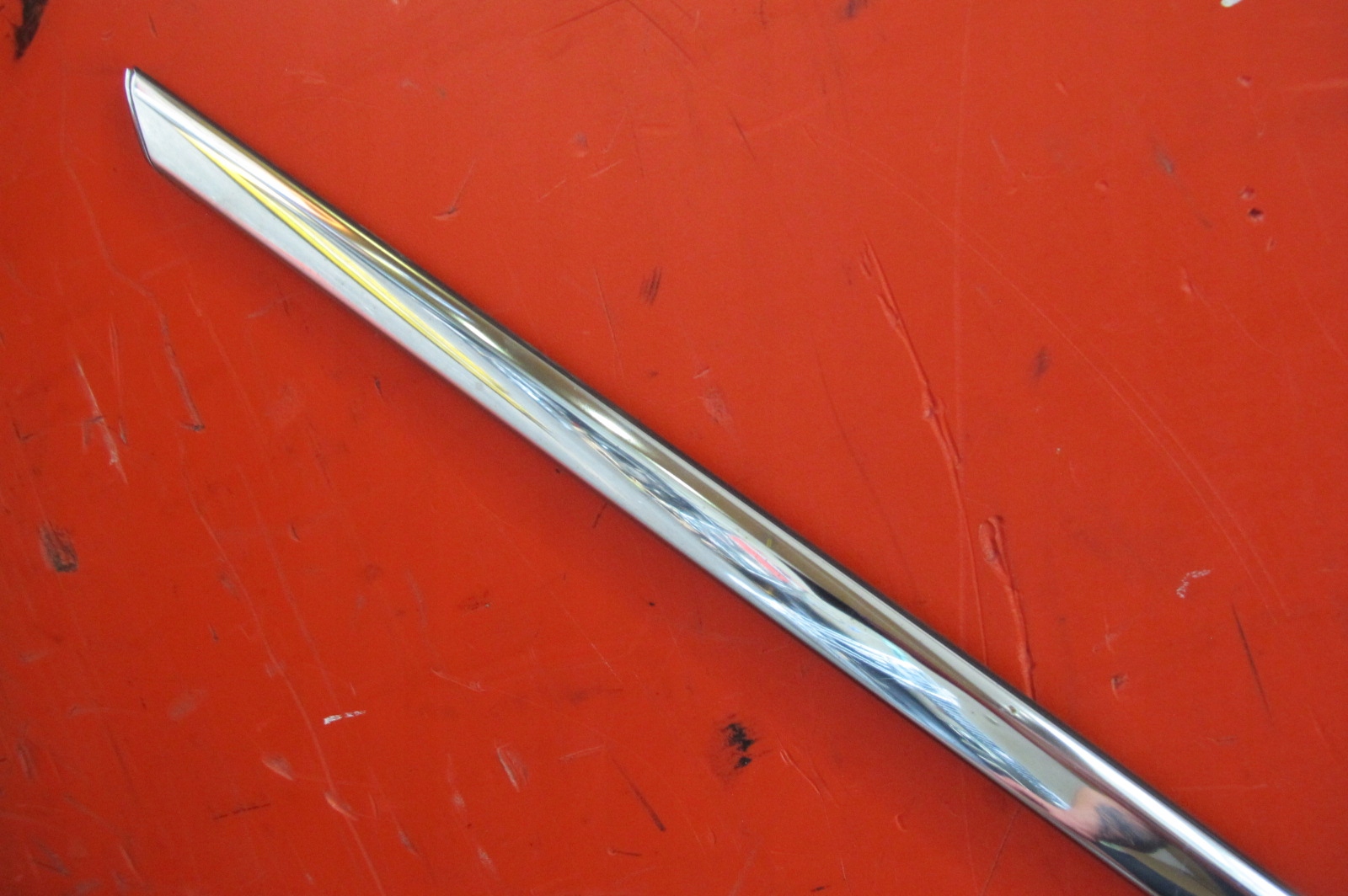 PEUGEOT 5008 II 2 LISTWA KAROSERYJNA LEWA Numer katalogowy części LISTWA KAROSERYJNA LEWA     PEUGEOT 5008 II 2