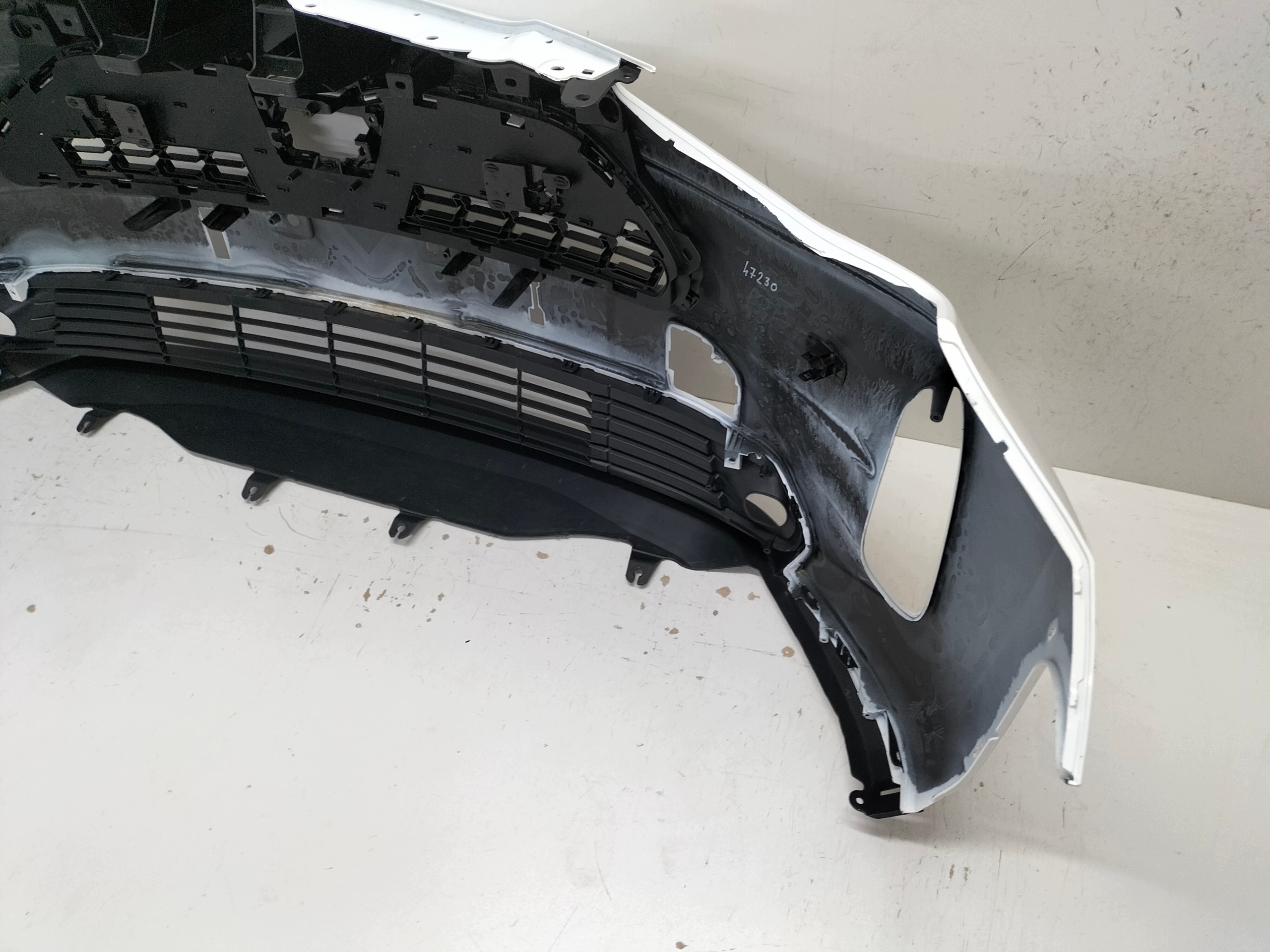 front bumper front TOYOTA YARIS CROSS 20