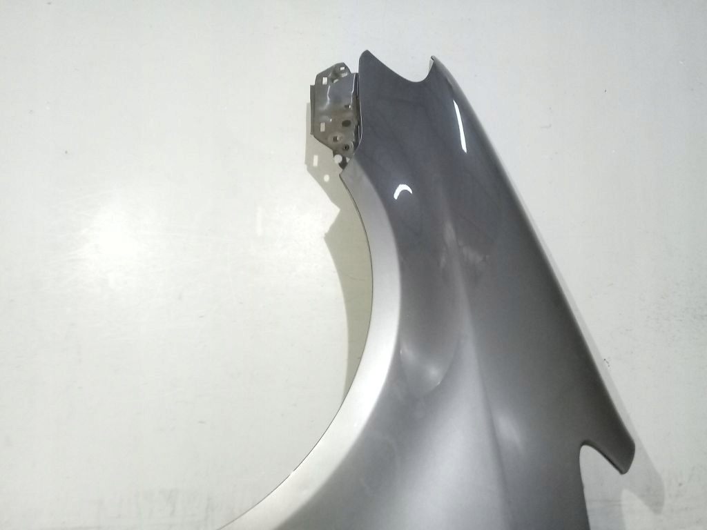 VW Touran and lift fender left