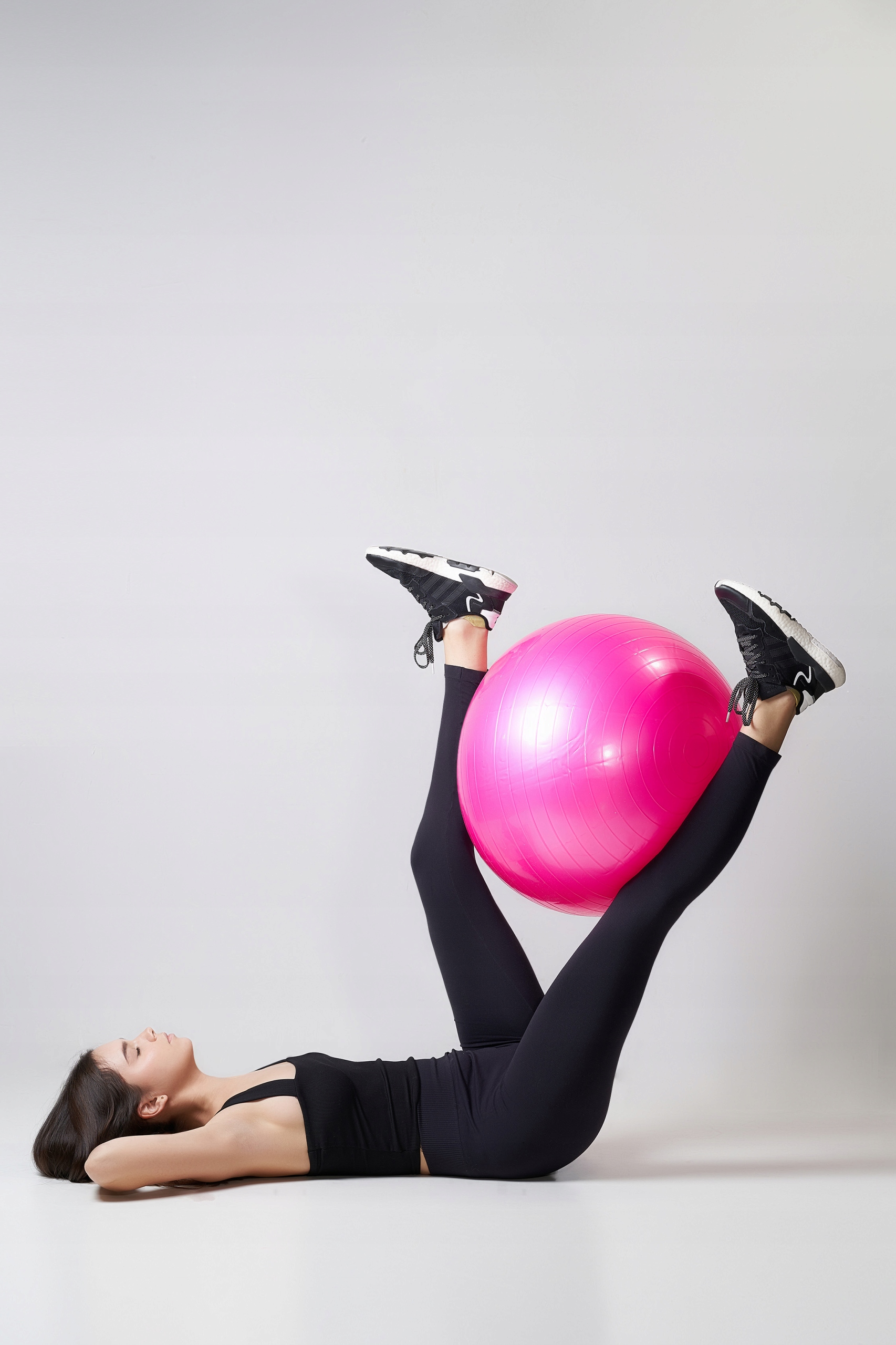 Гимнастический мяч для фитнеса и йоги с насосом