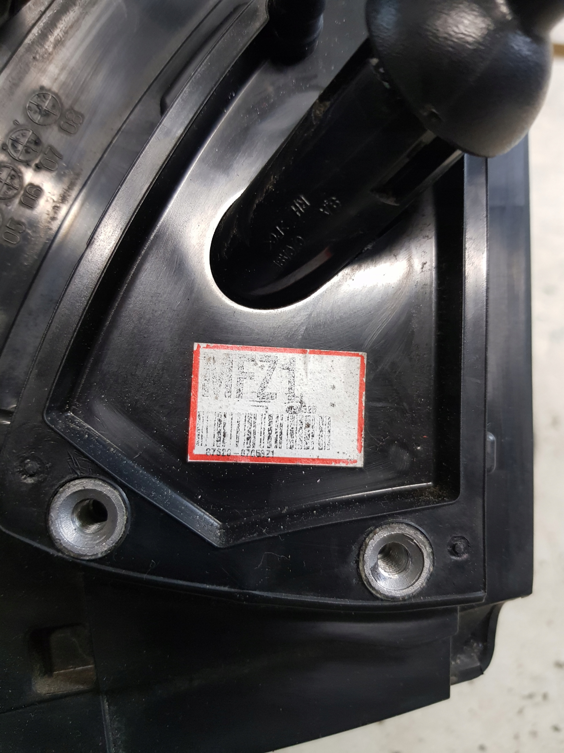 mirror manually right 022710 KIA PICANTO and K: Z1