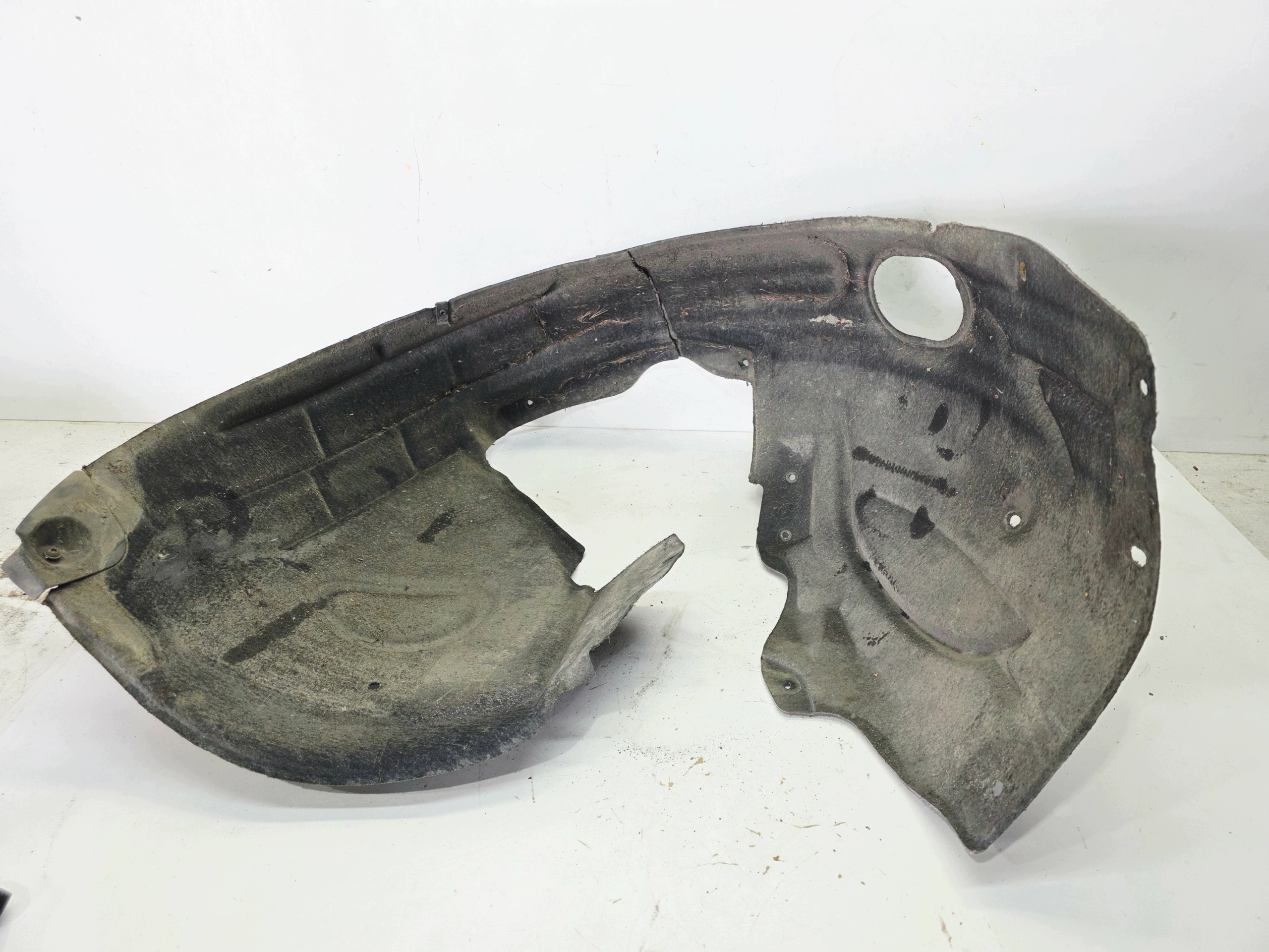 mudguard MATERIALOWE right front AUDI A6 C6 LIFT 3/26