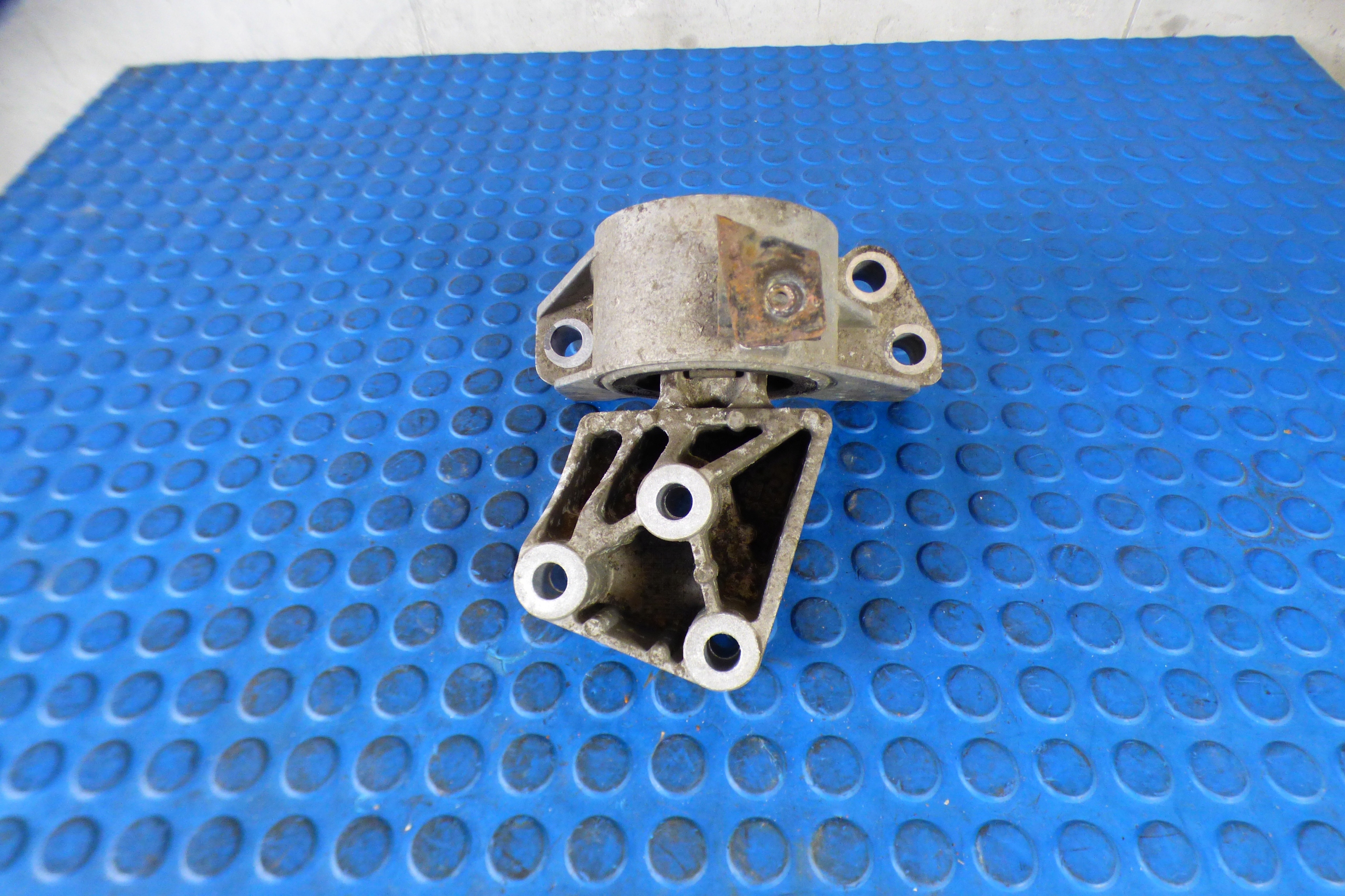 holder engine mount 00517991100 COMBO D DOBLO II 1.3CDTI