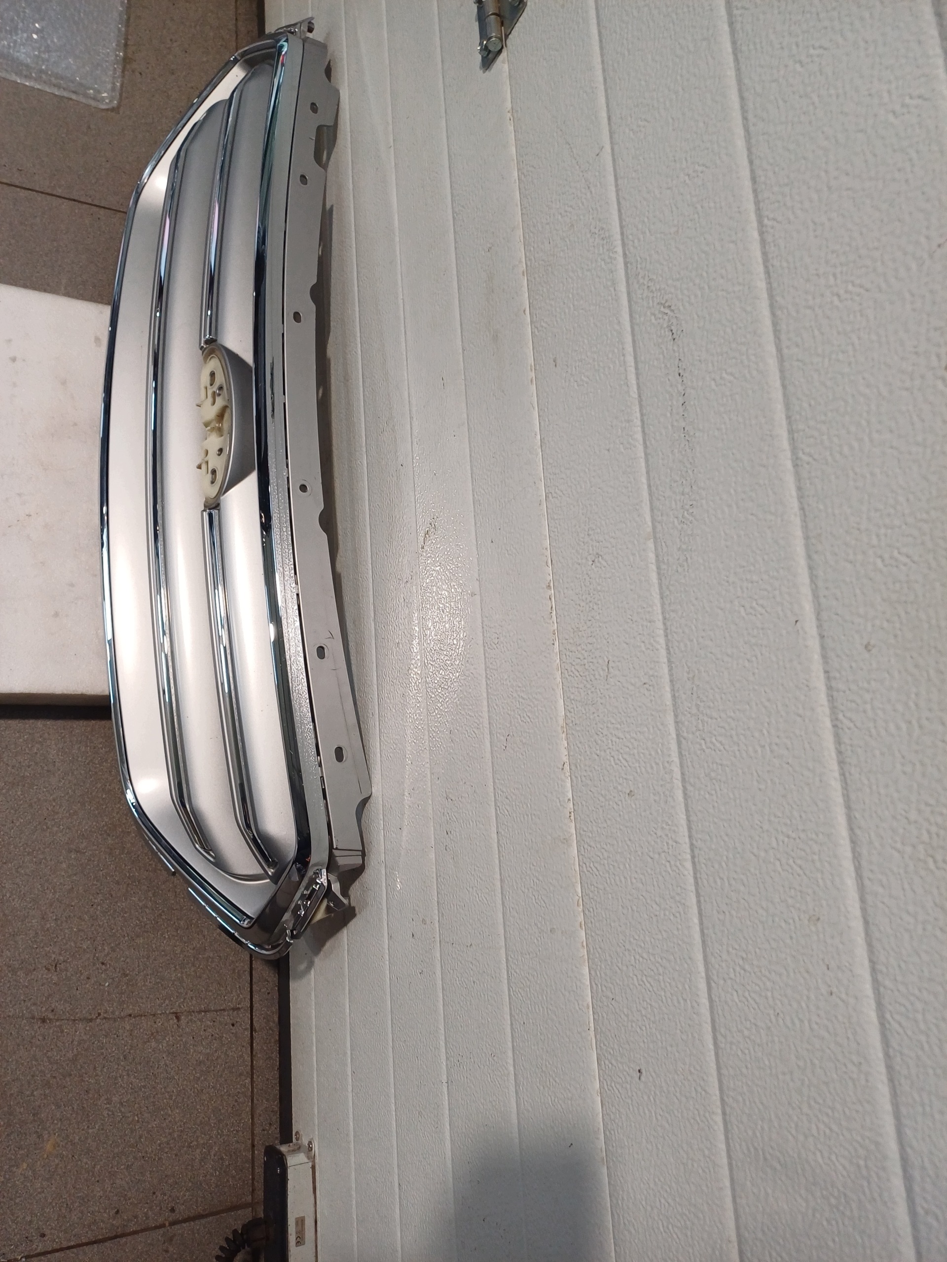 Grill FORD KUGA II GV448200B