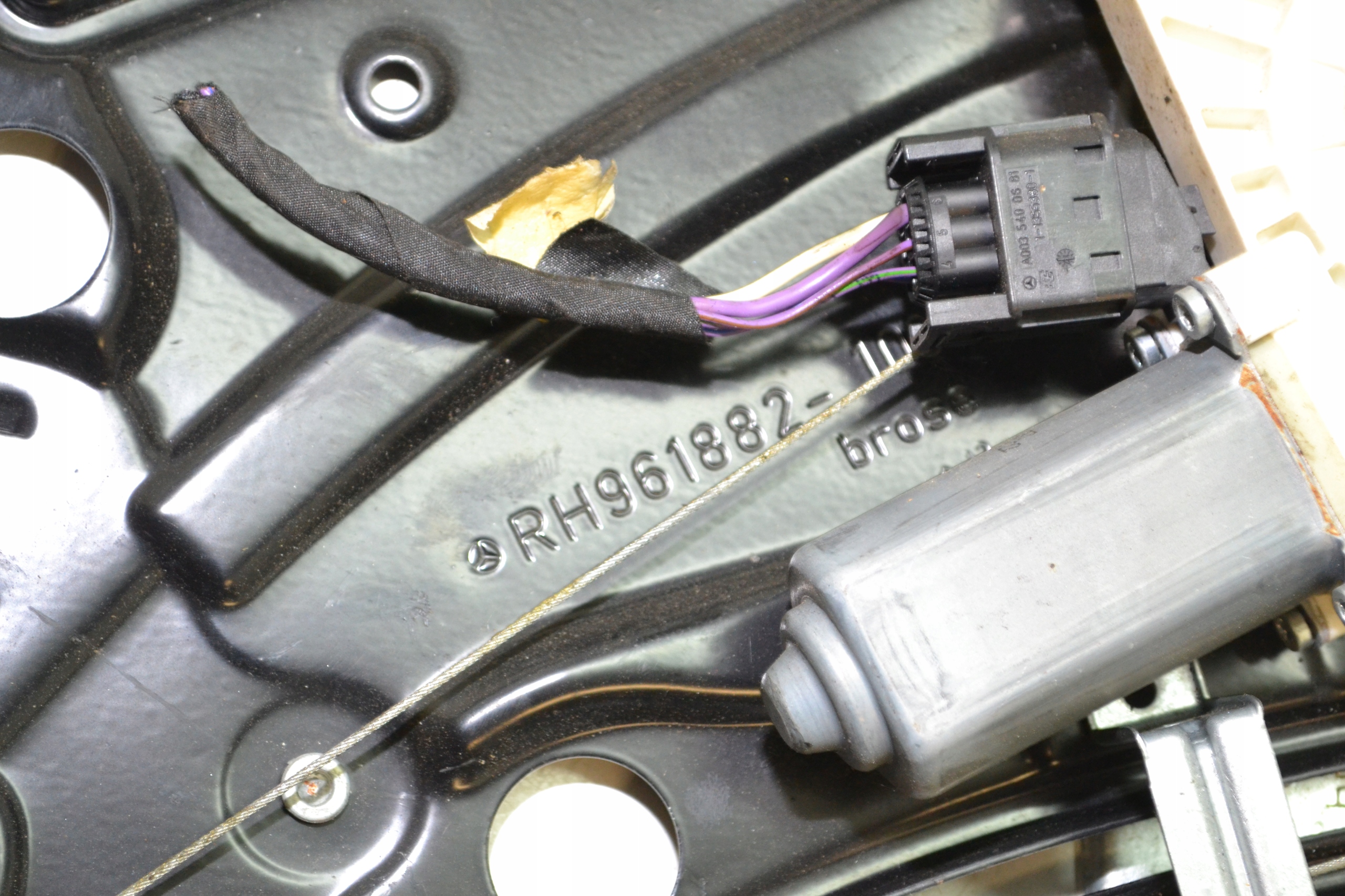 mechanism window regulator right rear part W207 COUPE 1