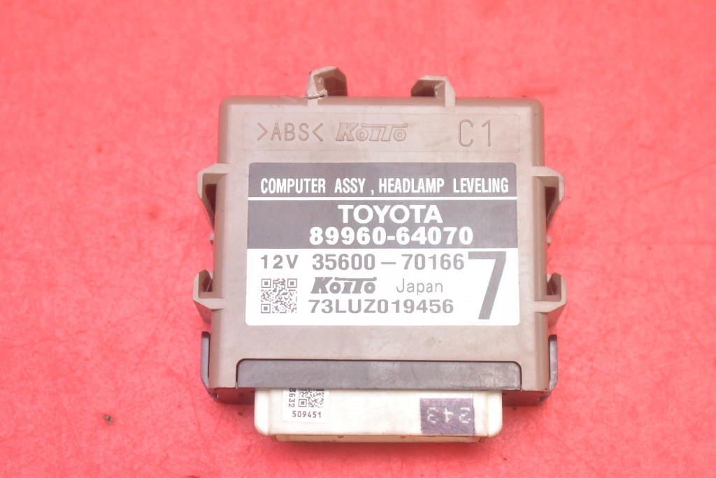 Centralina modulo luci 89960-64070 TOYOTA VERSO 09-18