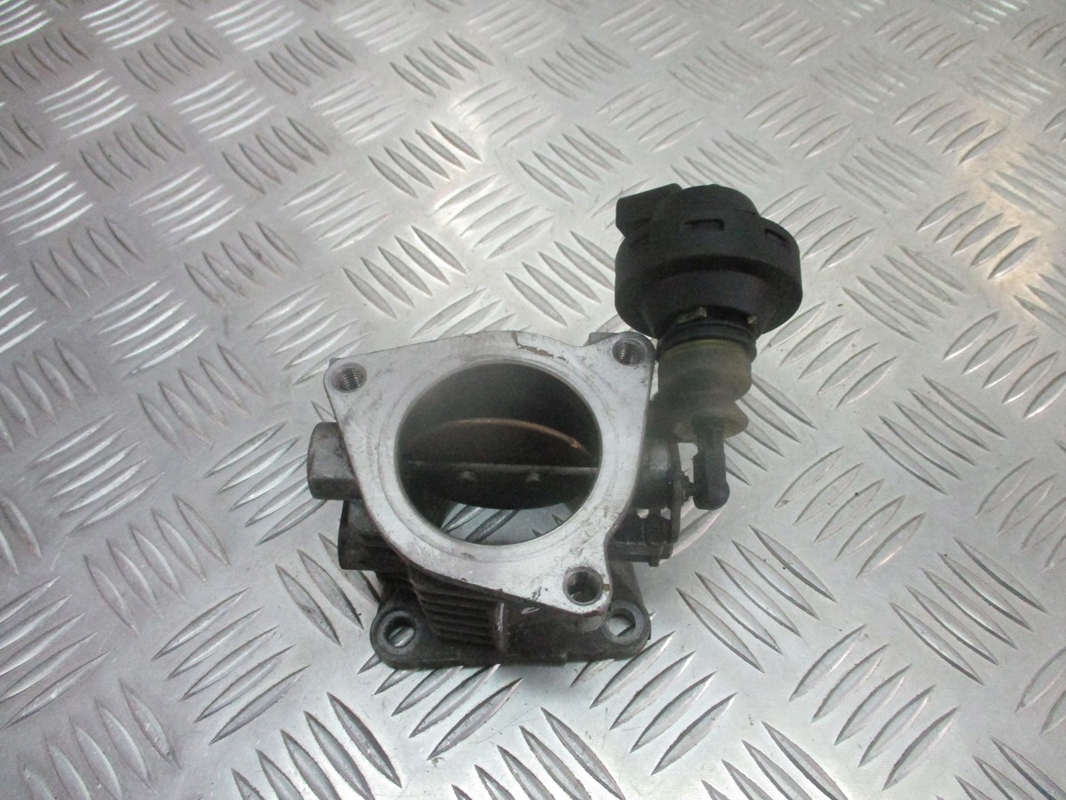 ДРОССЕЛЬНАЯ ЗАСЛОНКА lancia LYBRA 1.9 46817373