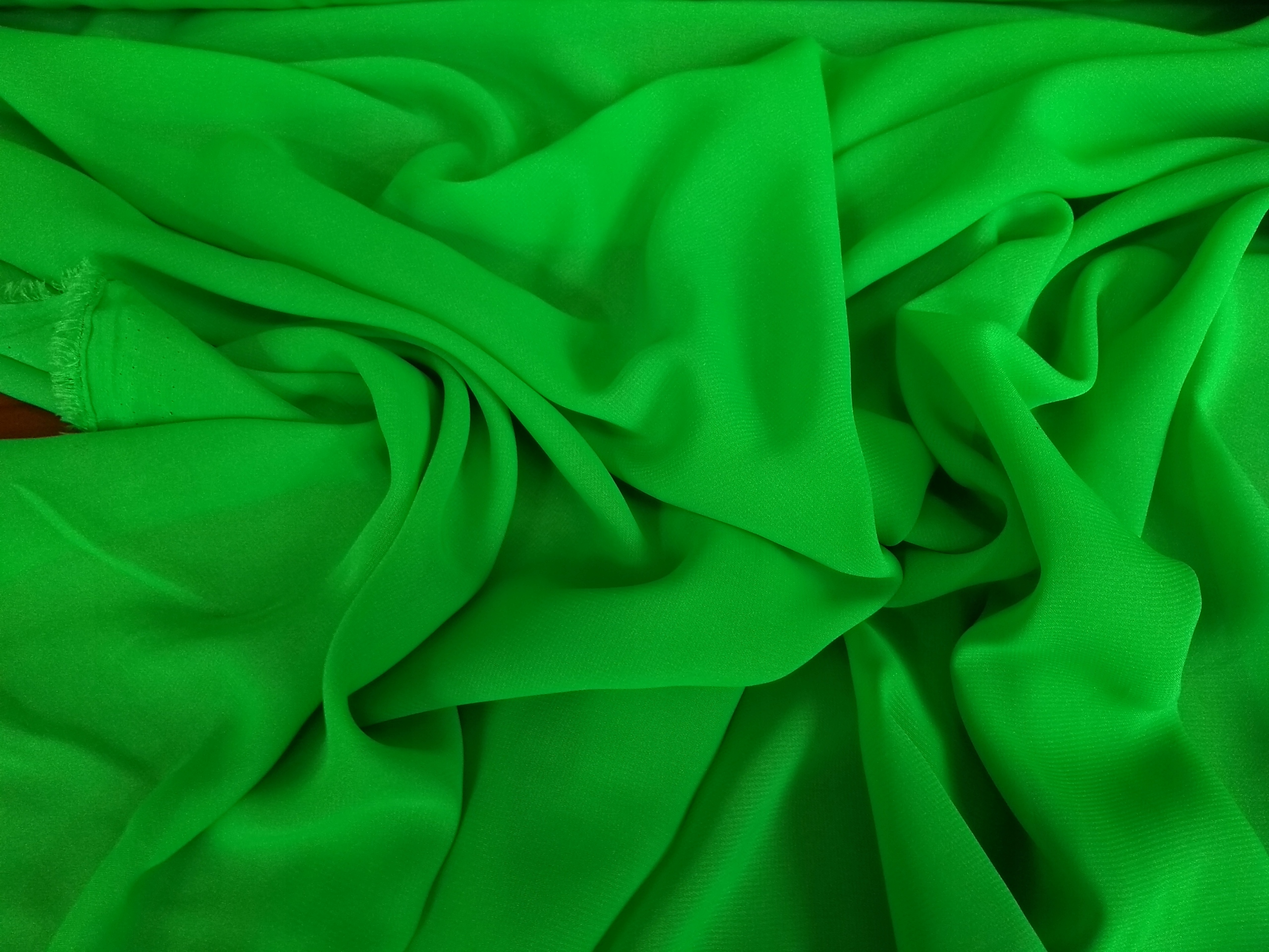 Тонкая ткань. Шифон зеленый. Шифон салатовый. Купить белый с зеленым шифон.