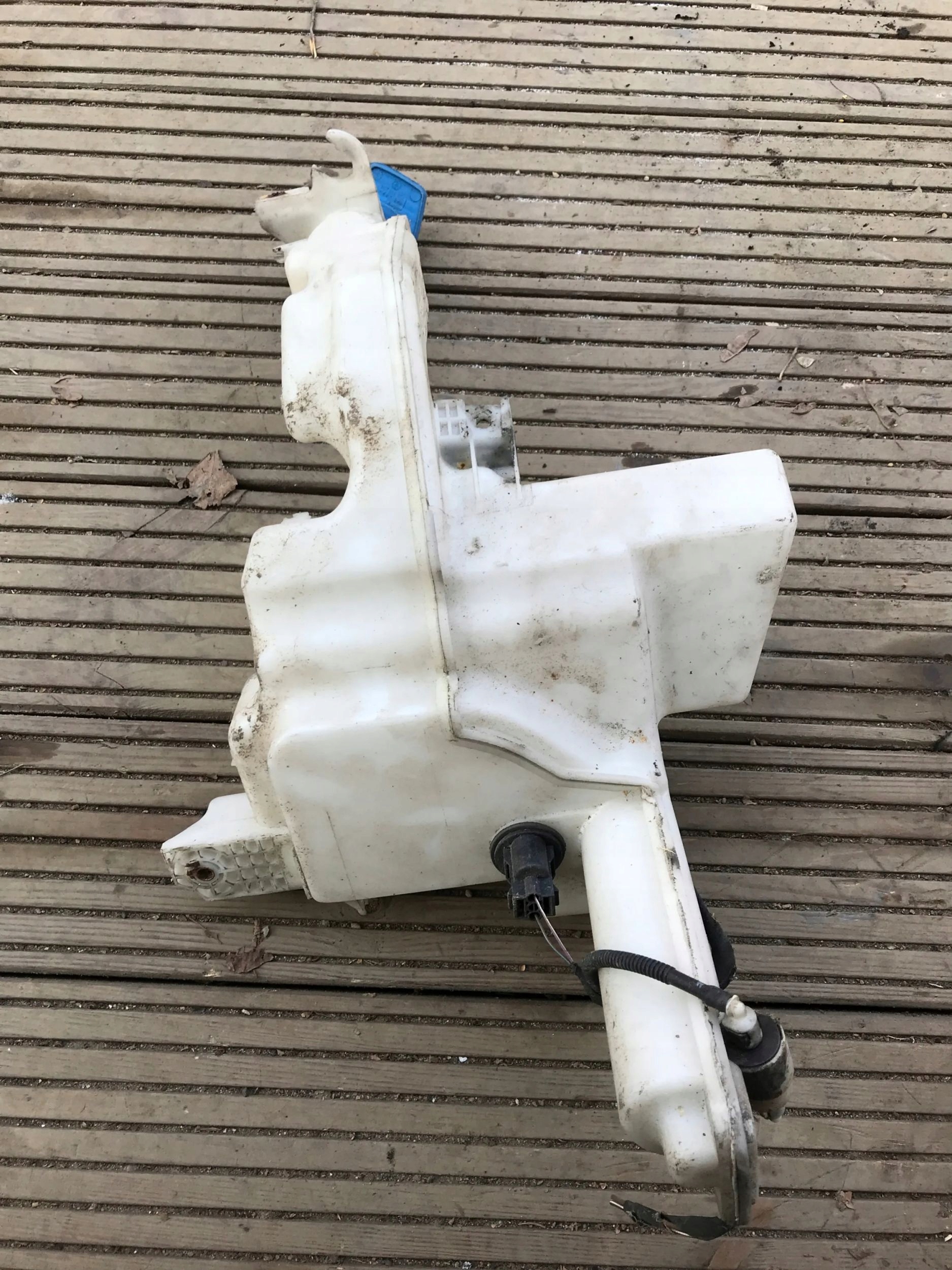 washer fluid tank VW PASSAT B6 3C0955453P