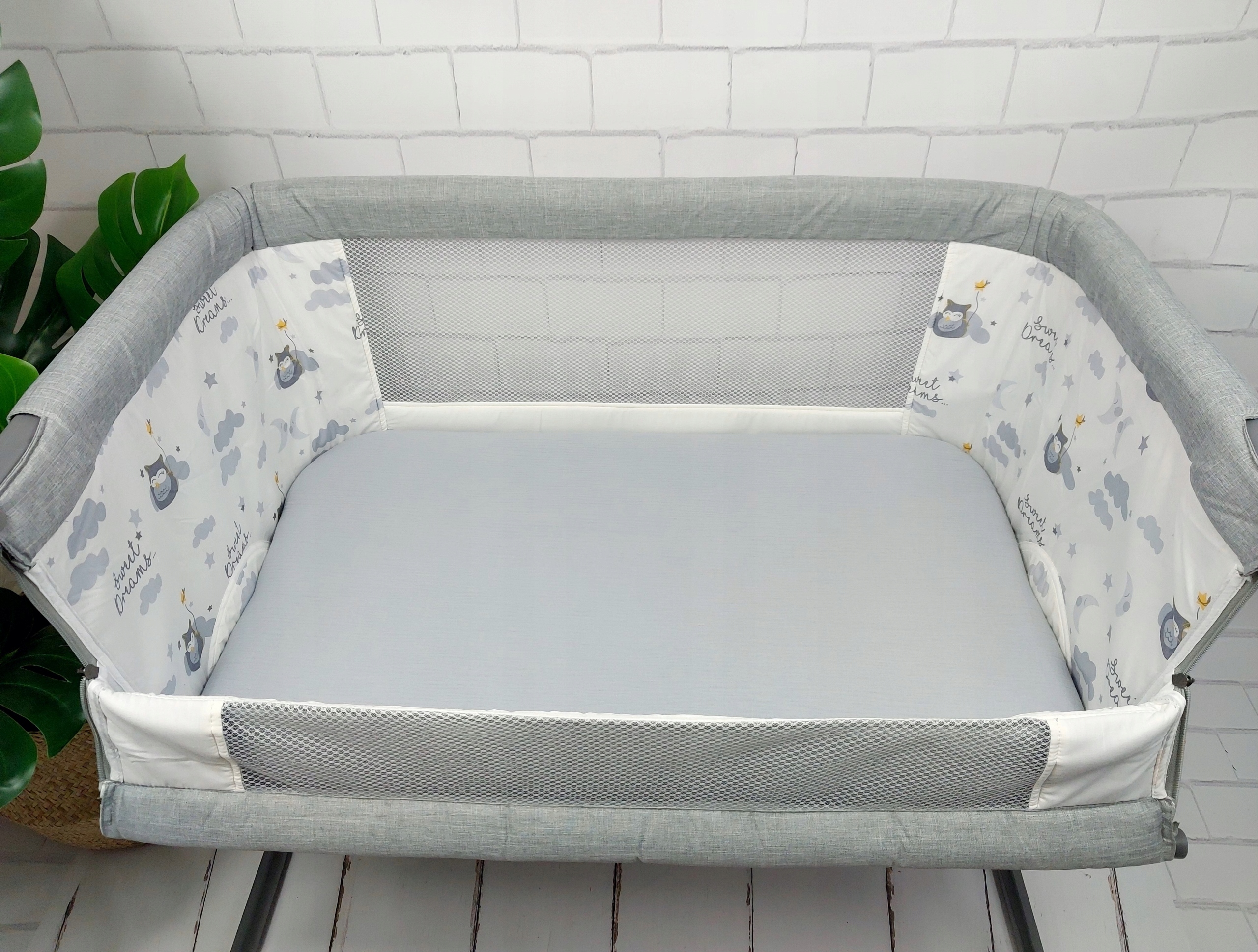 PRZEŚCIERADŁO MUŚLINOWE Z GUMKĄ DO ŁÓŻECZKA DOSTAWKI 50x82 SILVER Marka inna marka