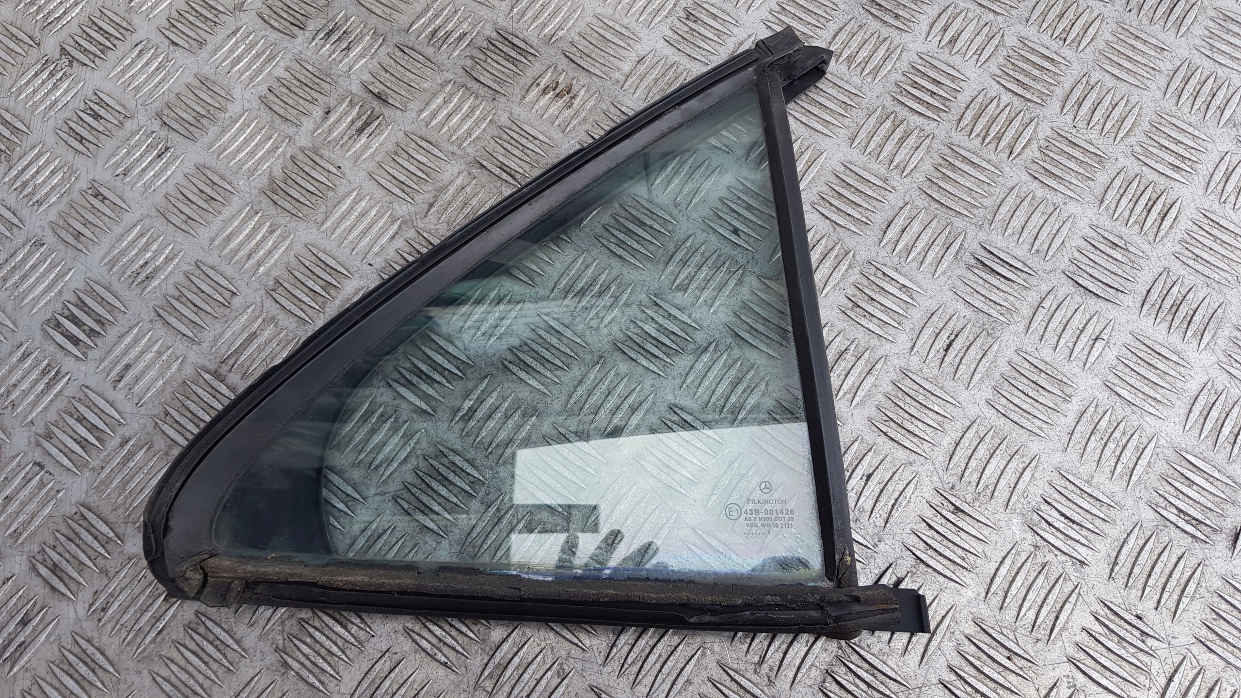 MERCEDES W220 window right rear part TROJKAT bodywork