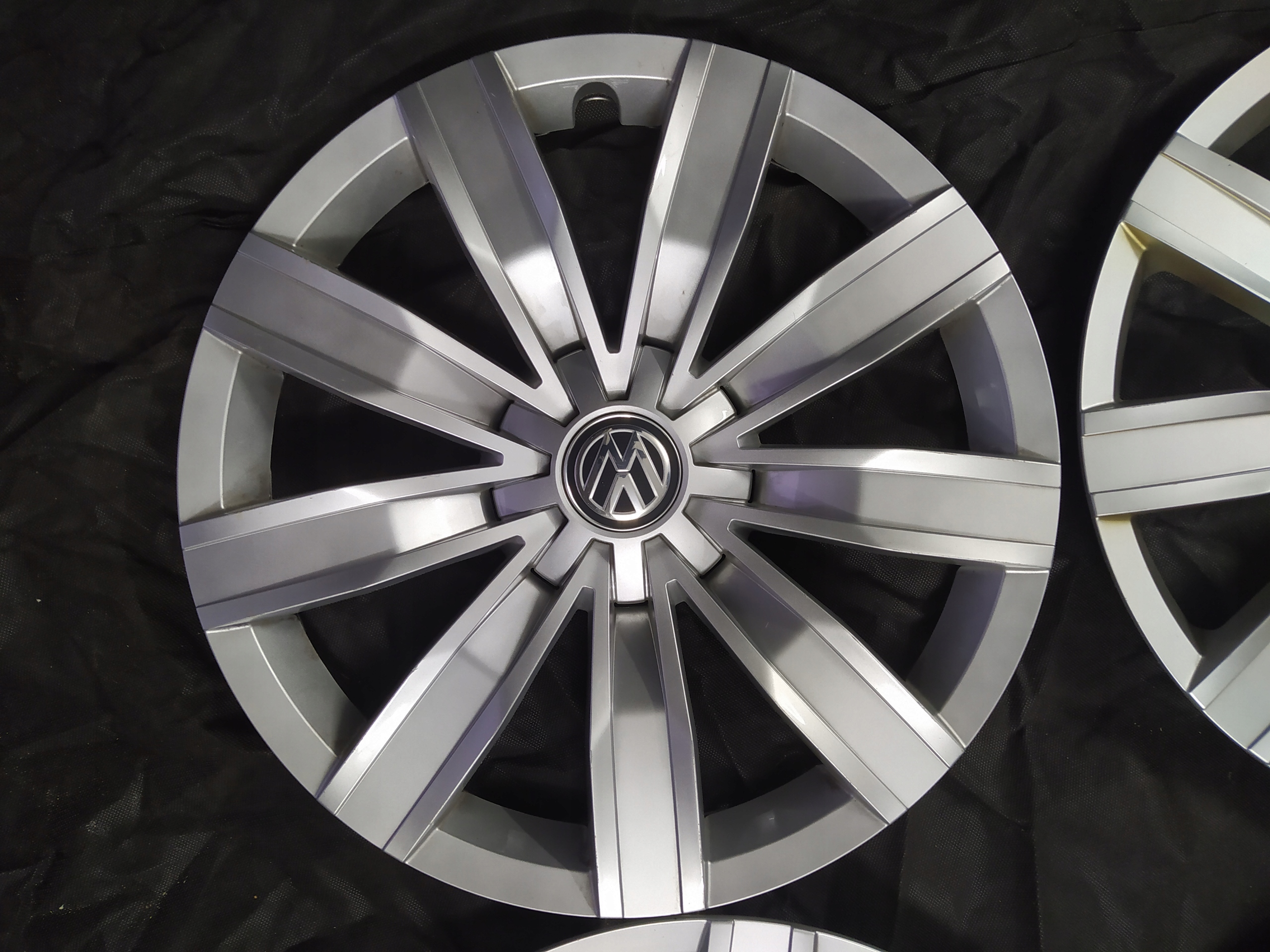 KOŁPAKI DEKLE VW ORYGINAŁ 17 5NA601147A Producent Volkswagen